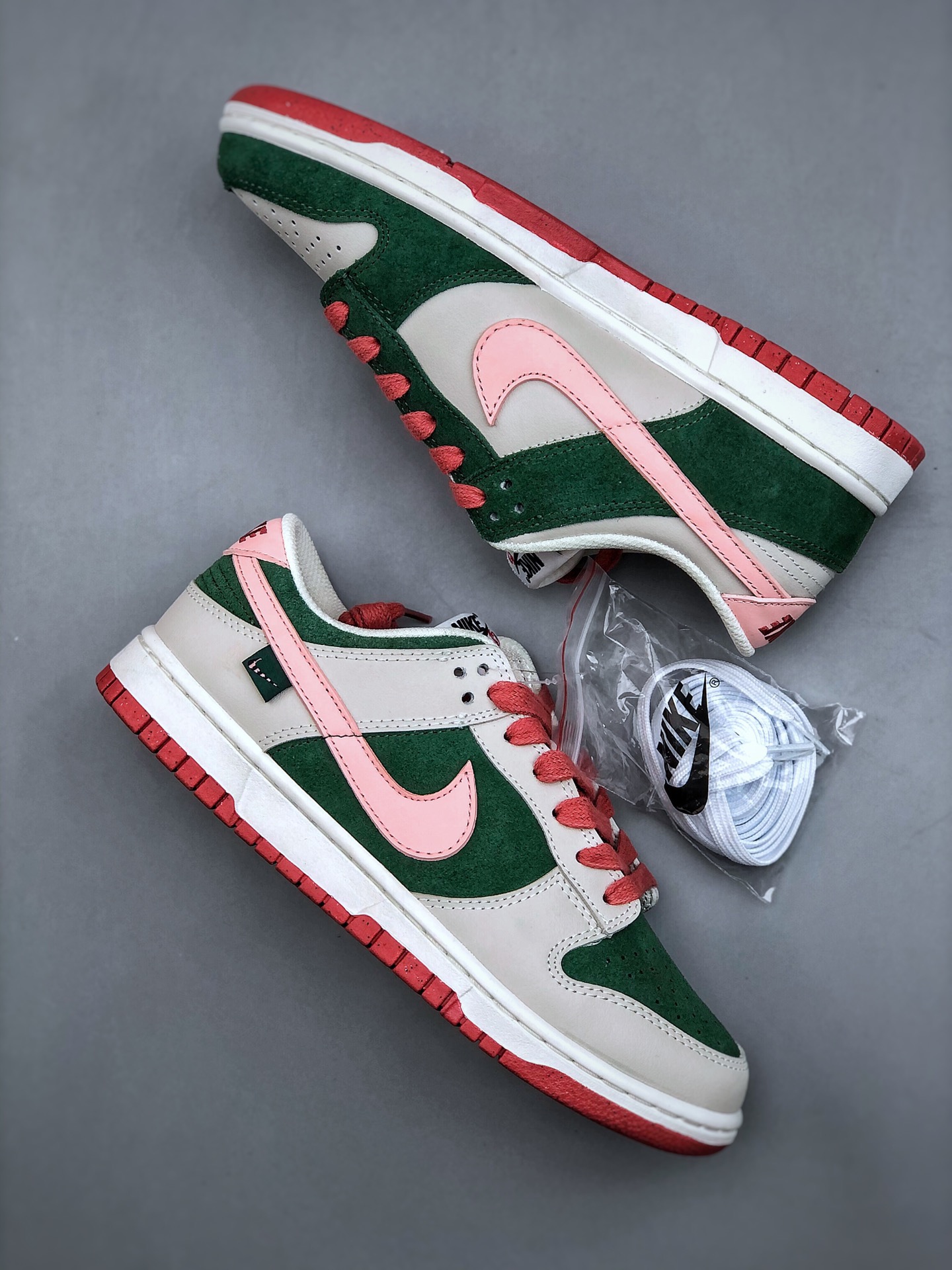 Top quality Nike SB Dunk Low