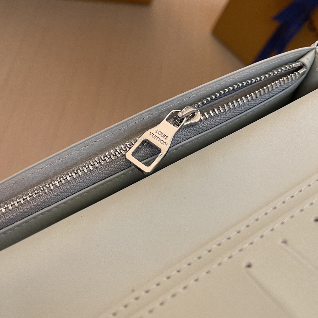 L*ouis V*uitton Top Bag