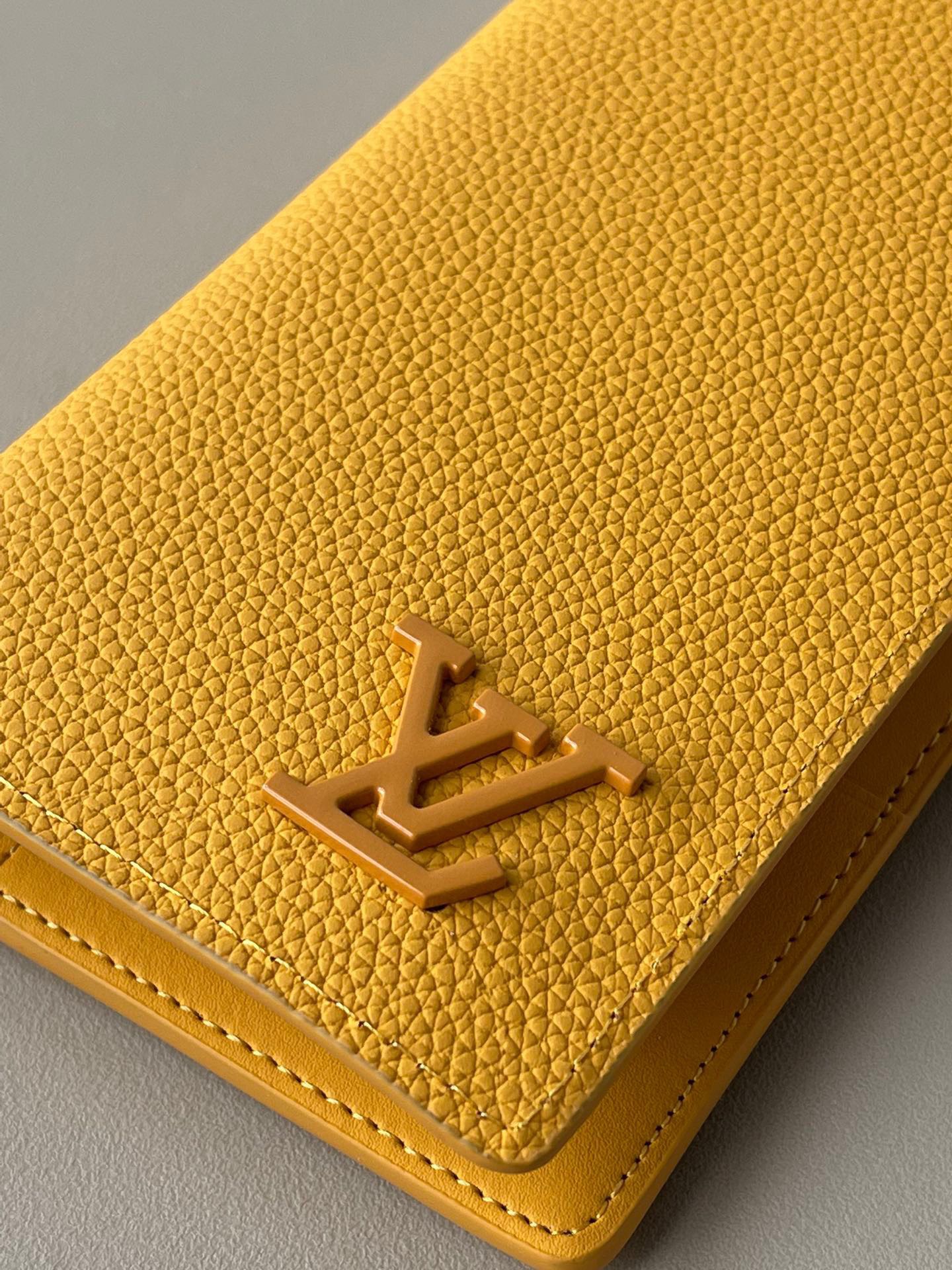 L*ouis V*uitton Top Bag