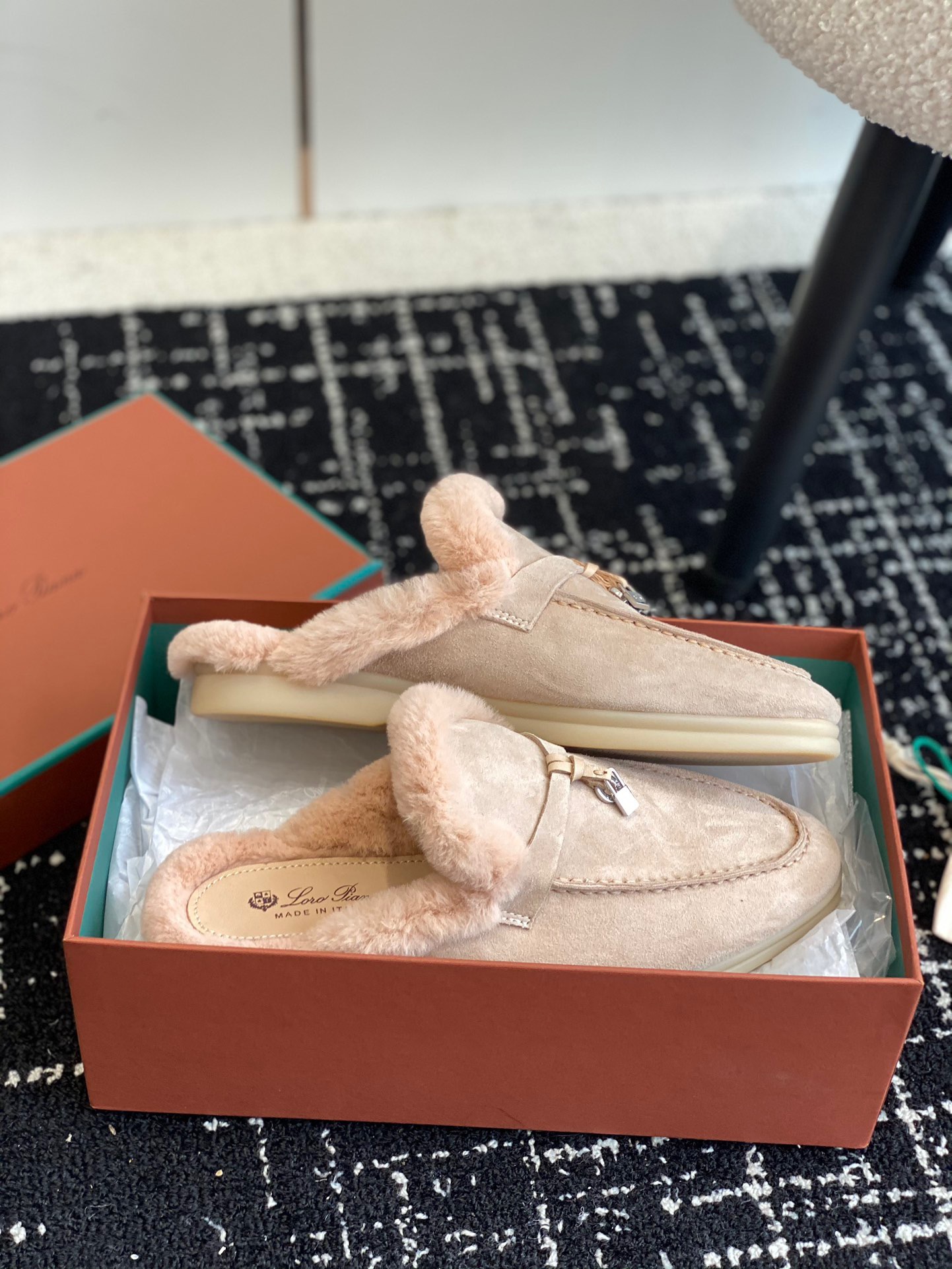 Women L*oro P*iana Top Loafer （）