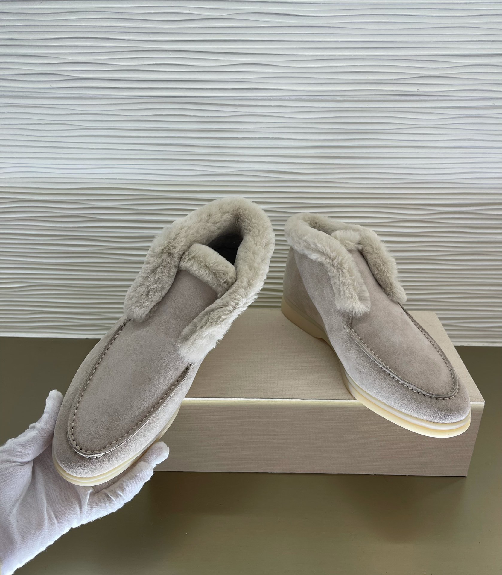 Women L*oro P*iana Top Loafer ()