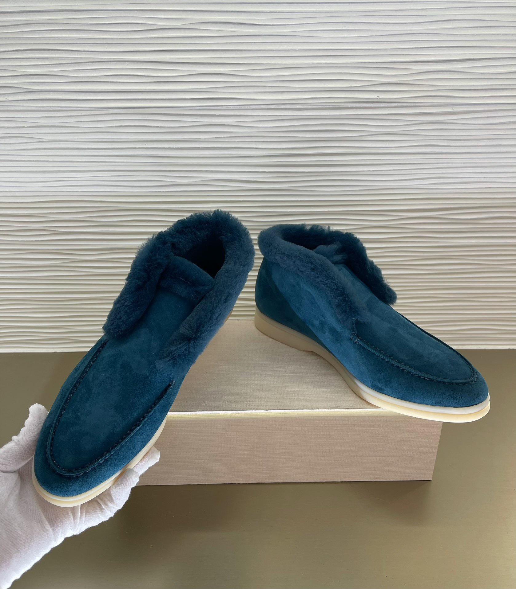 Women L*oro P*iana Top Loafer ()