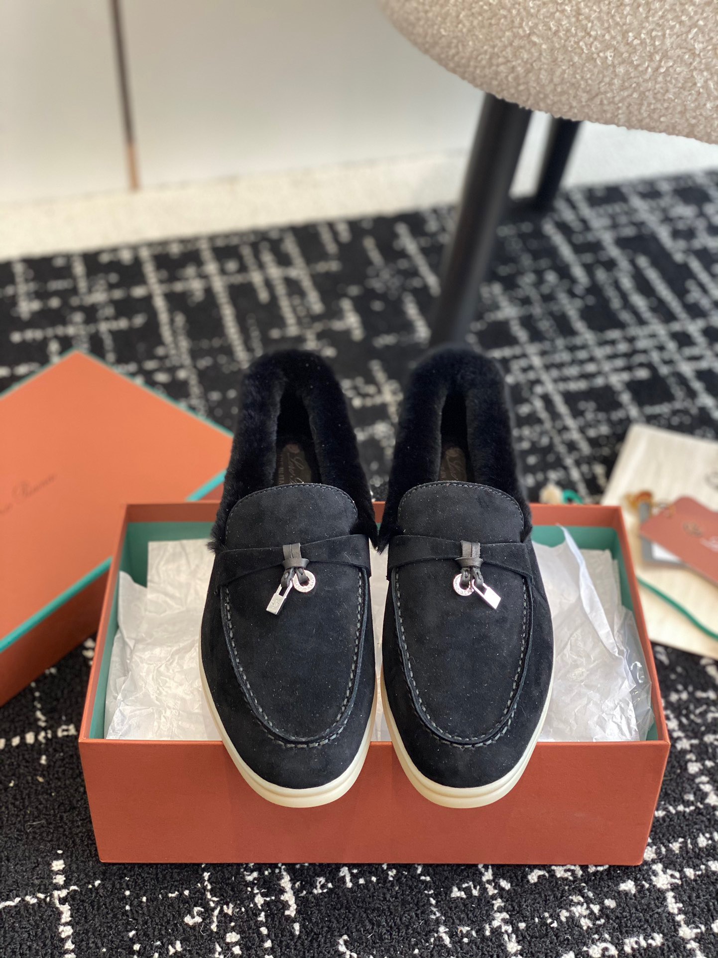 Women L*oro P*iana Top Loafer ()