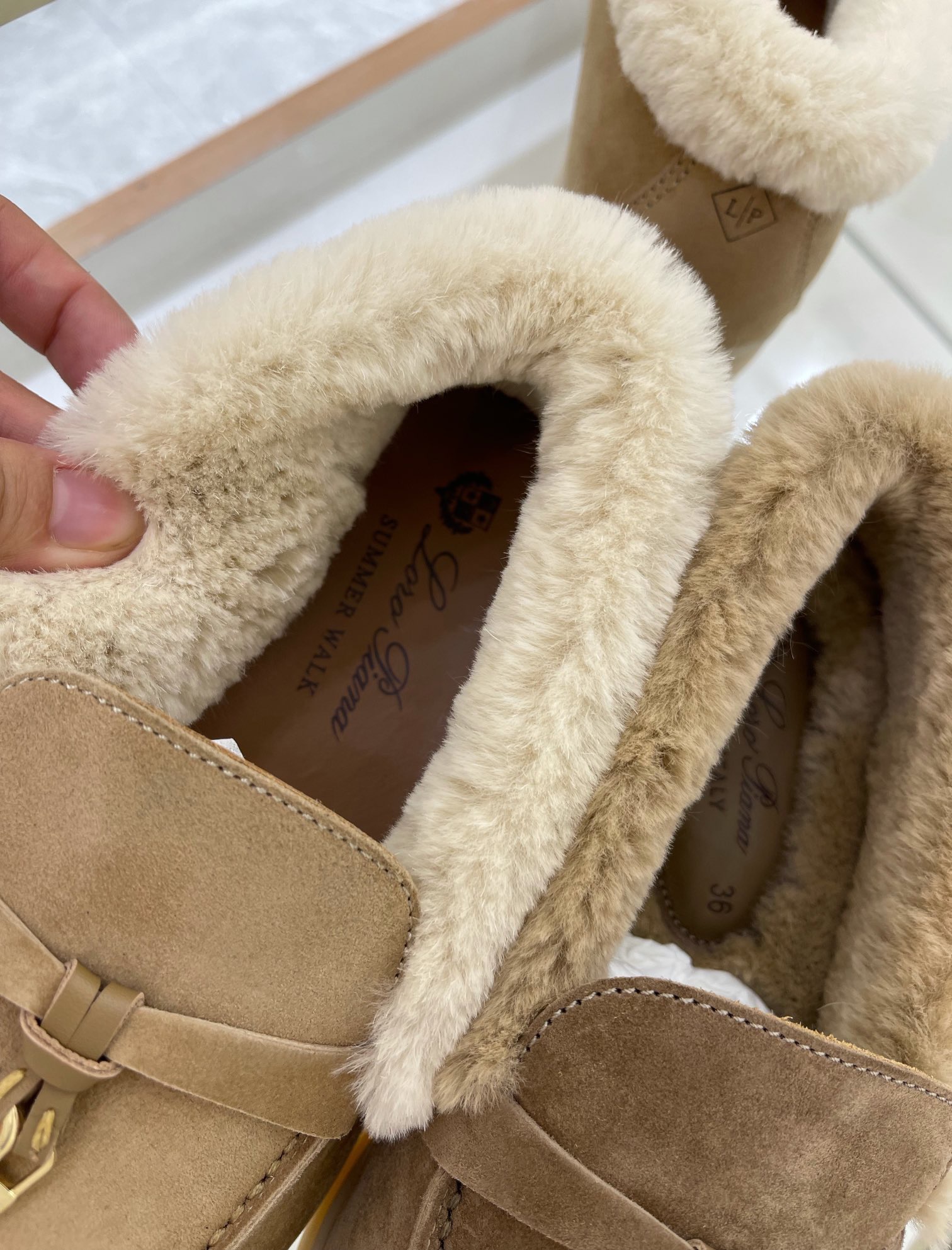 Women L*oro P*iana Top Loafer ()