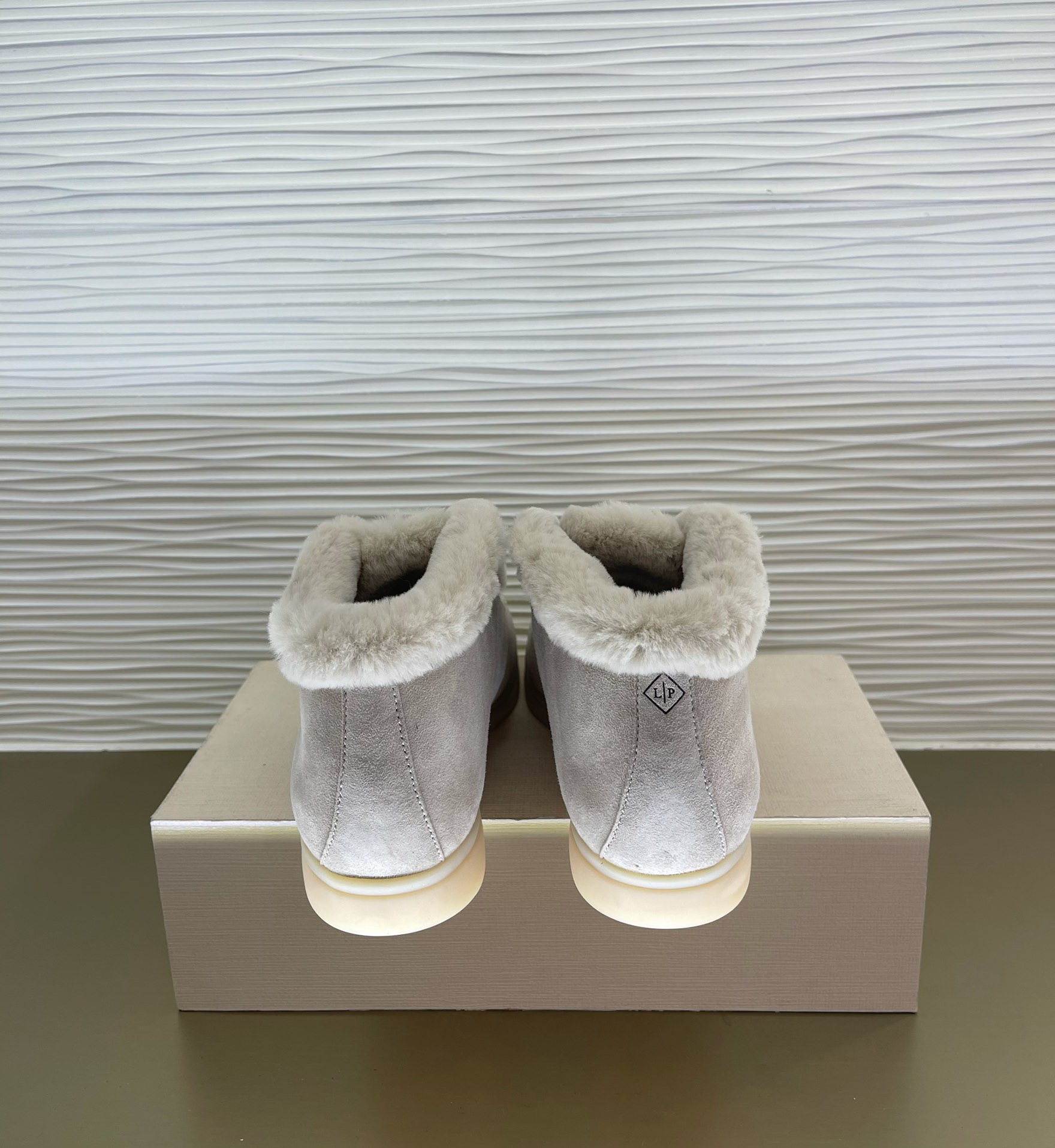 Women L*oro P*iana Top Loafer ()