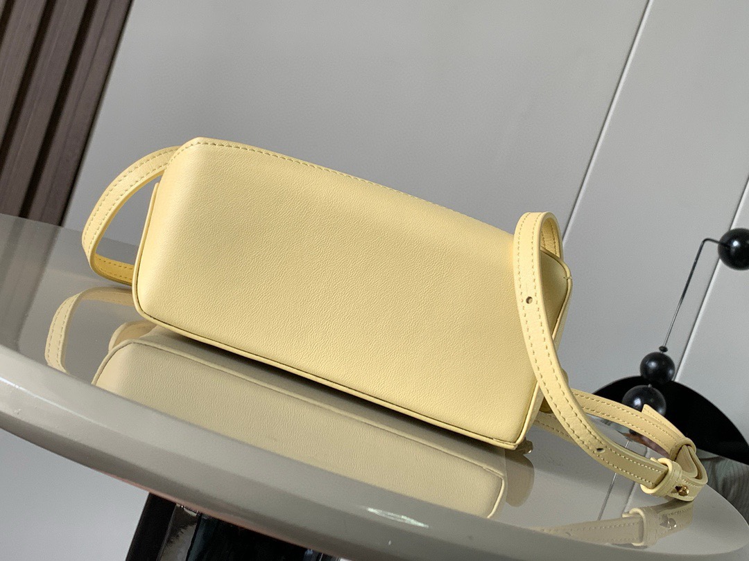 L*oewe Bag 9310 Top Quality