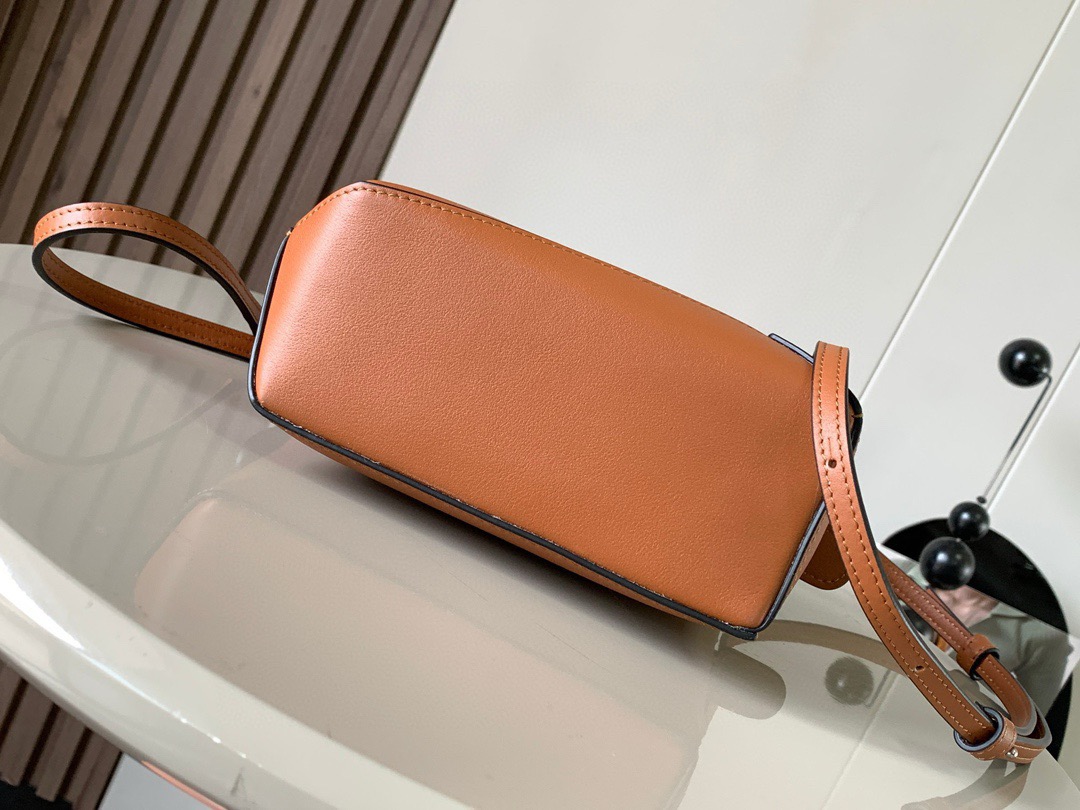 L*oewe Bag 9310 Top Quality