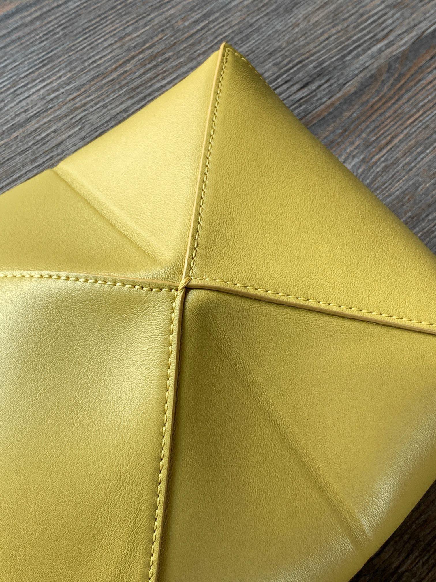 L*oewe Bag 9030 Top Quality