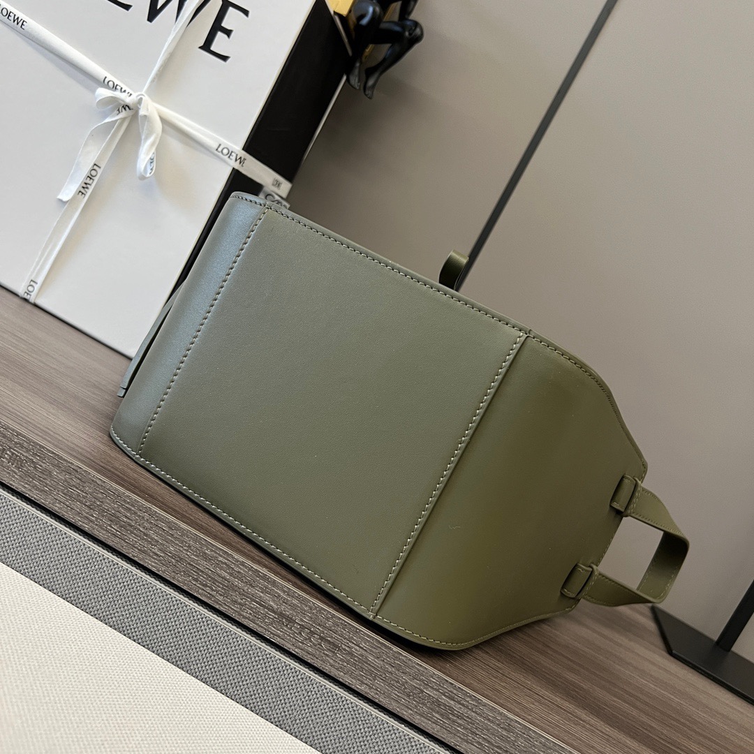 L*oewe Bag 652235 Top Quality