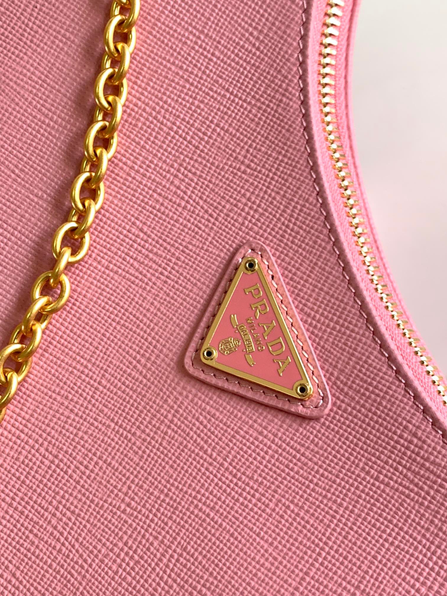 P*rada Bag Top Quality