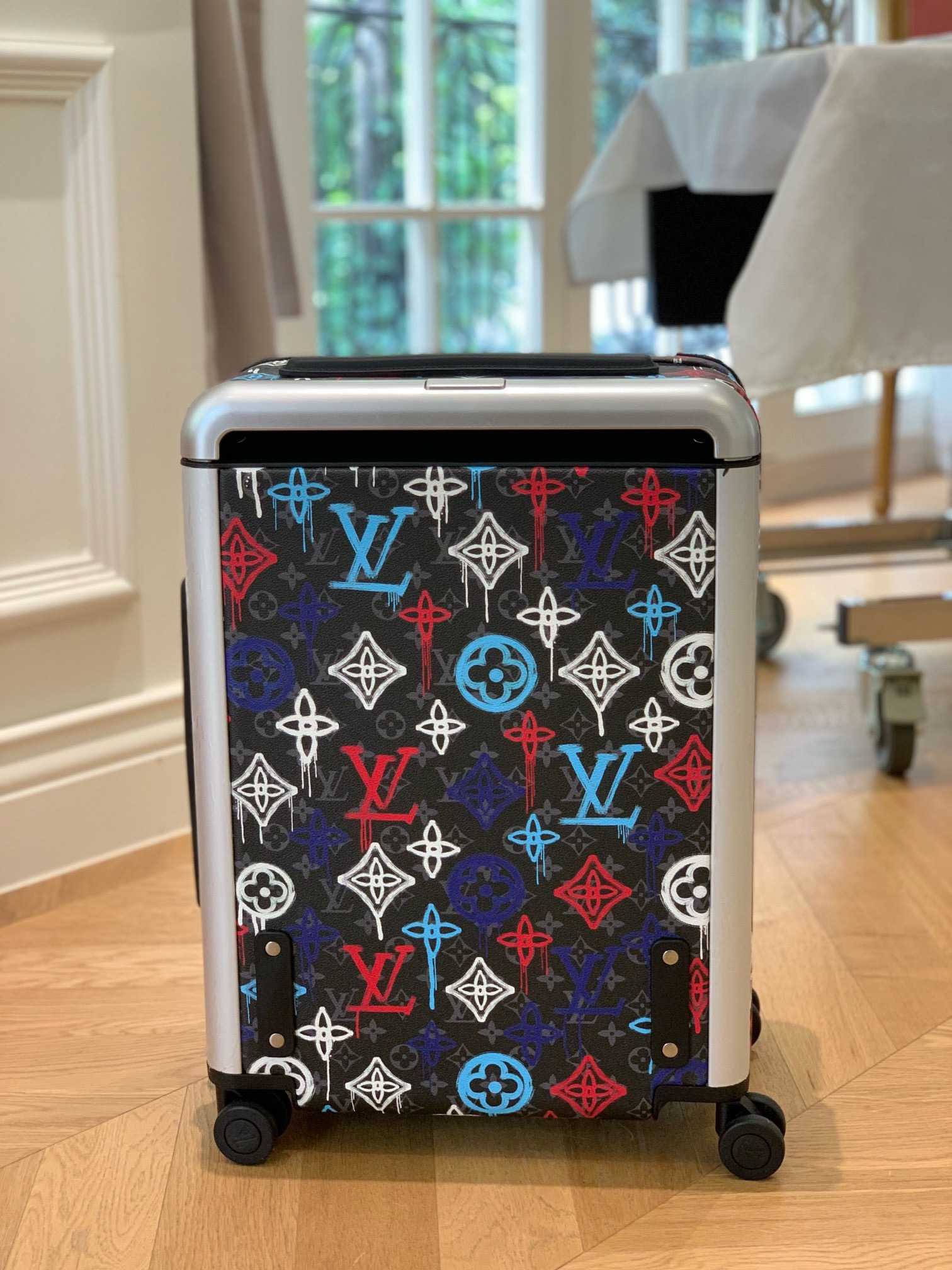 L*ouis V*uitton Luggage