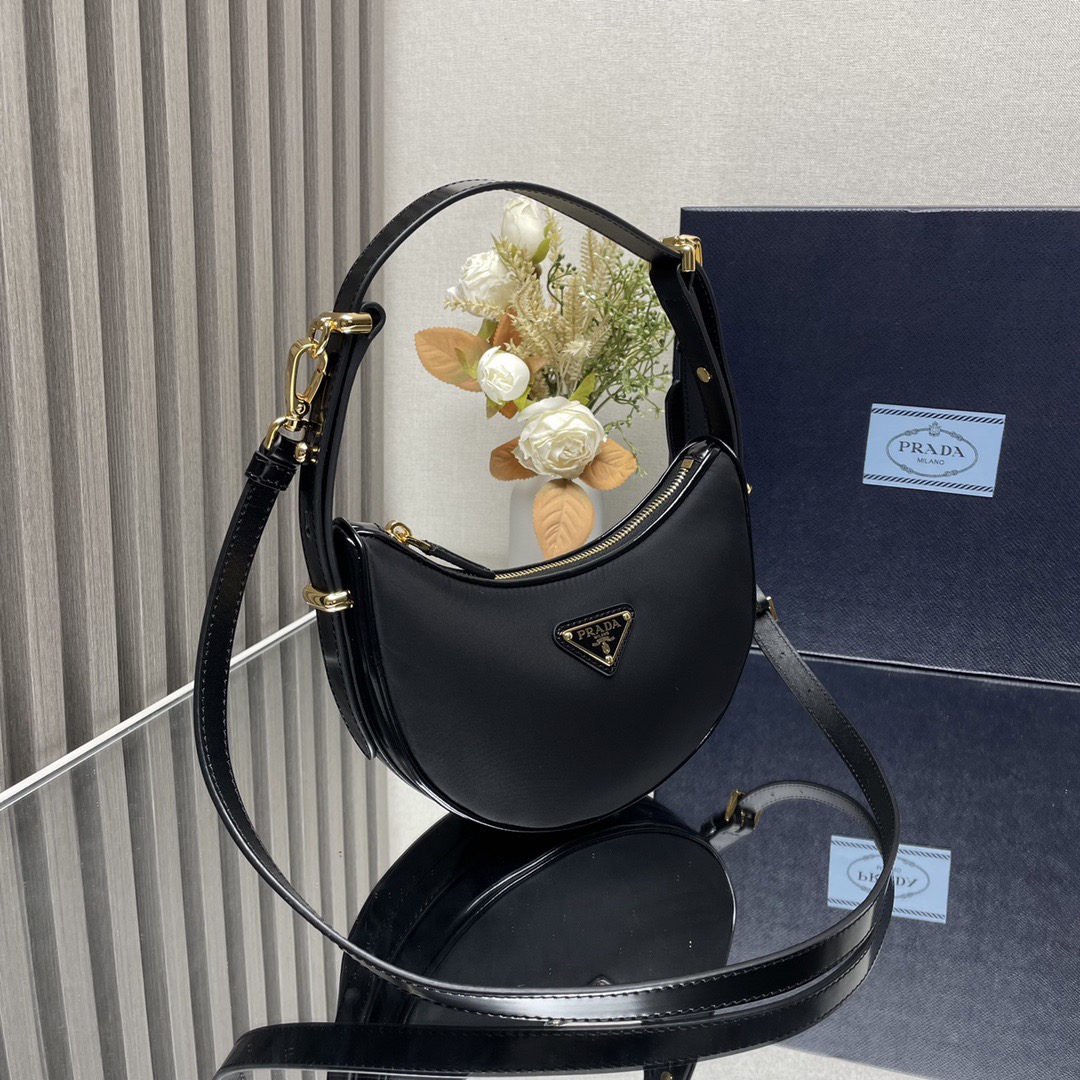 P*rada Bag Top Quality