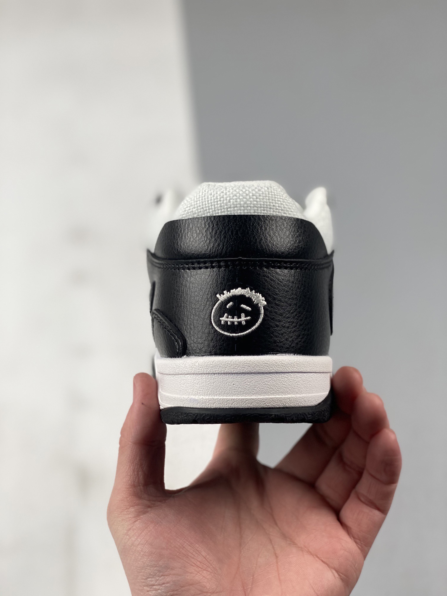 Nike Air Jordan cut the check aj