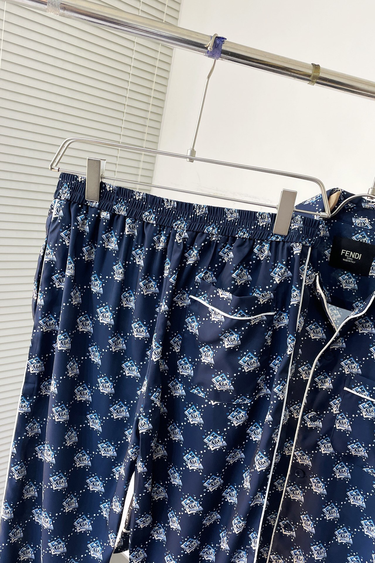 Men suits Top Quality