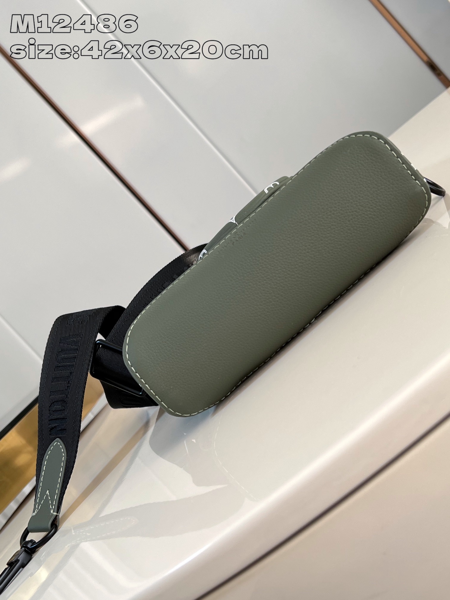 L*ouis V*uitton Top Bag