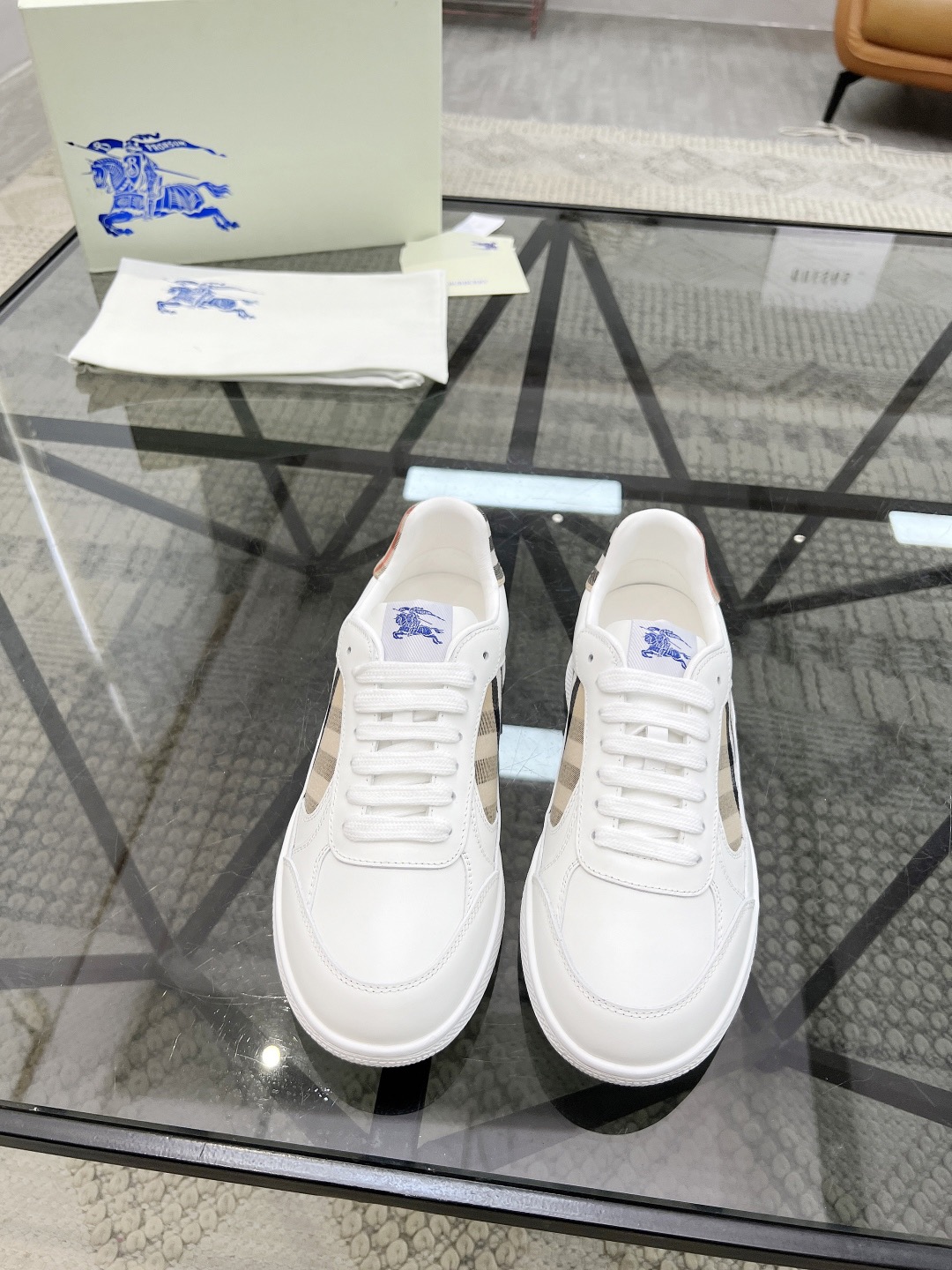 Men B*rberry Sneaker ()