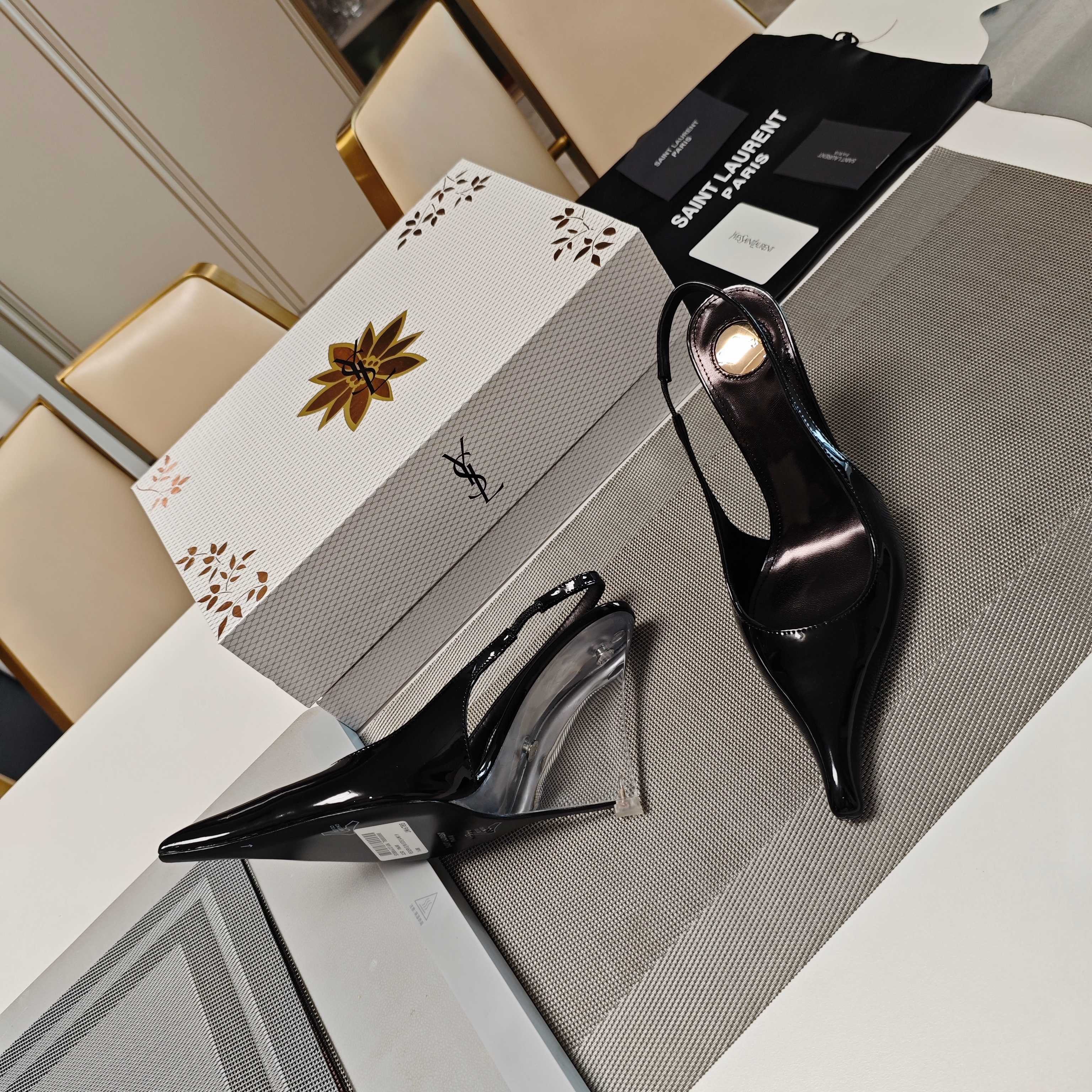 Women Y*SL Top Pumps