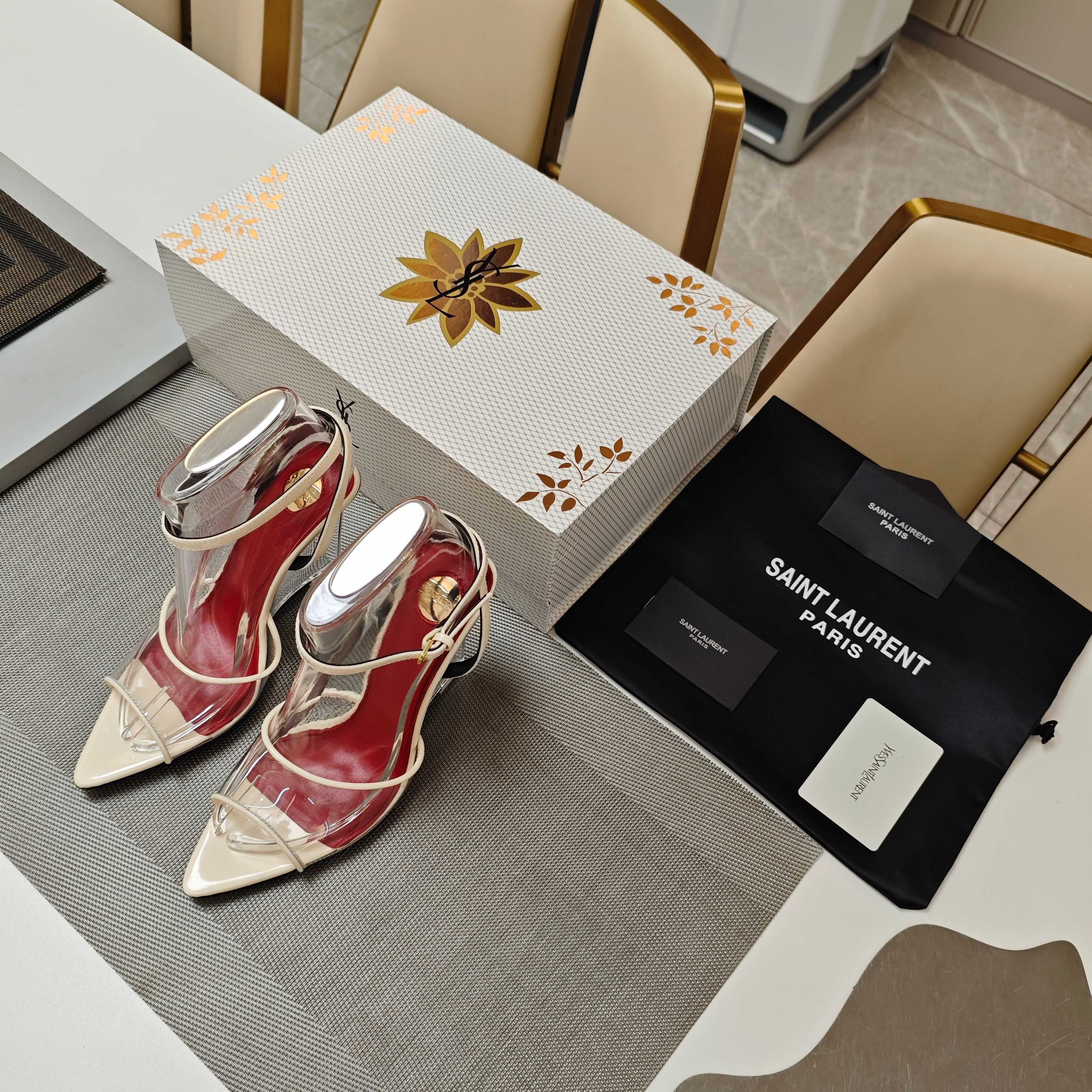 Women Y*SL Top Pumps