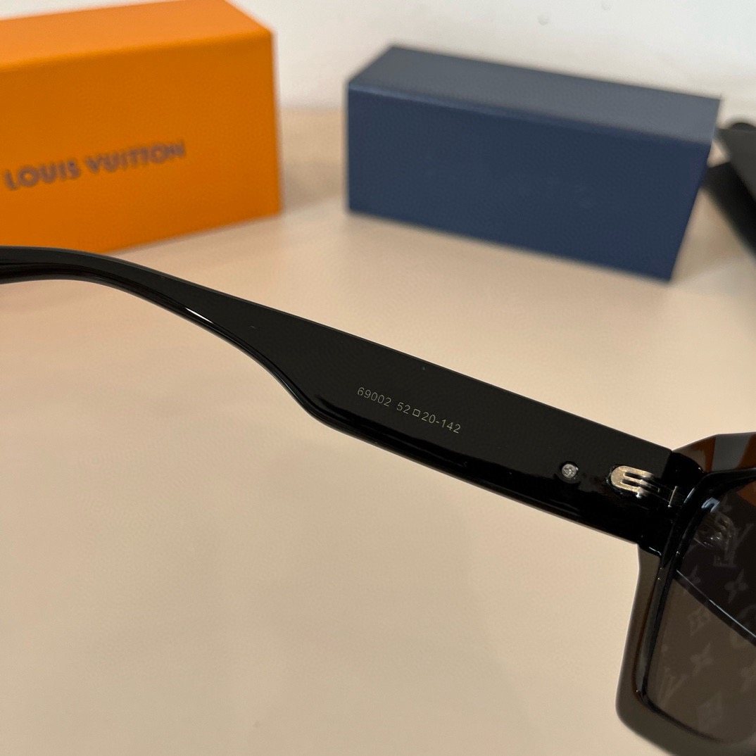 L*ouis V*uitton Glasses