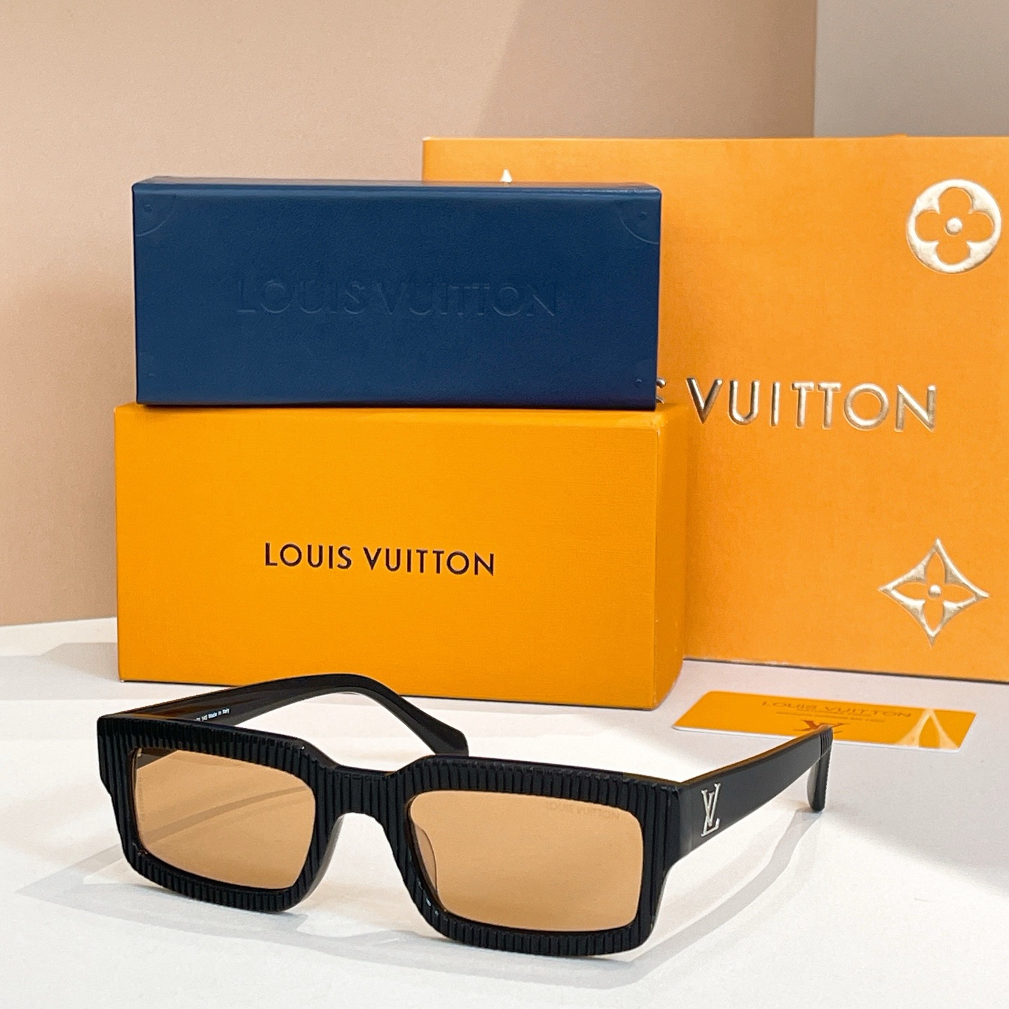 L*ouis V*uitton Glasses
