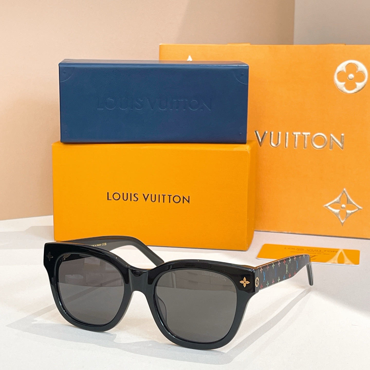 L*ouis V*uitton Glasses