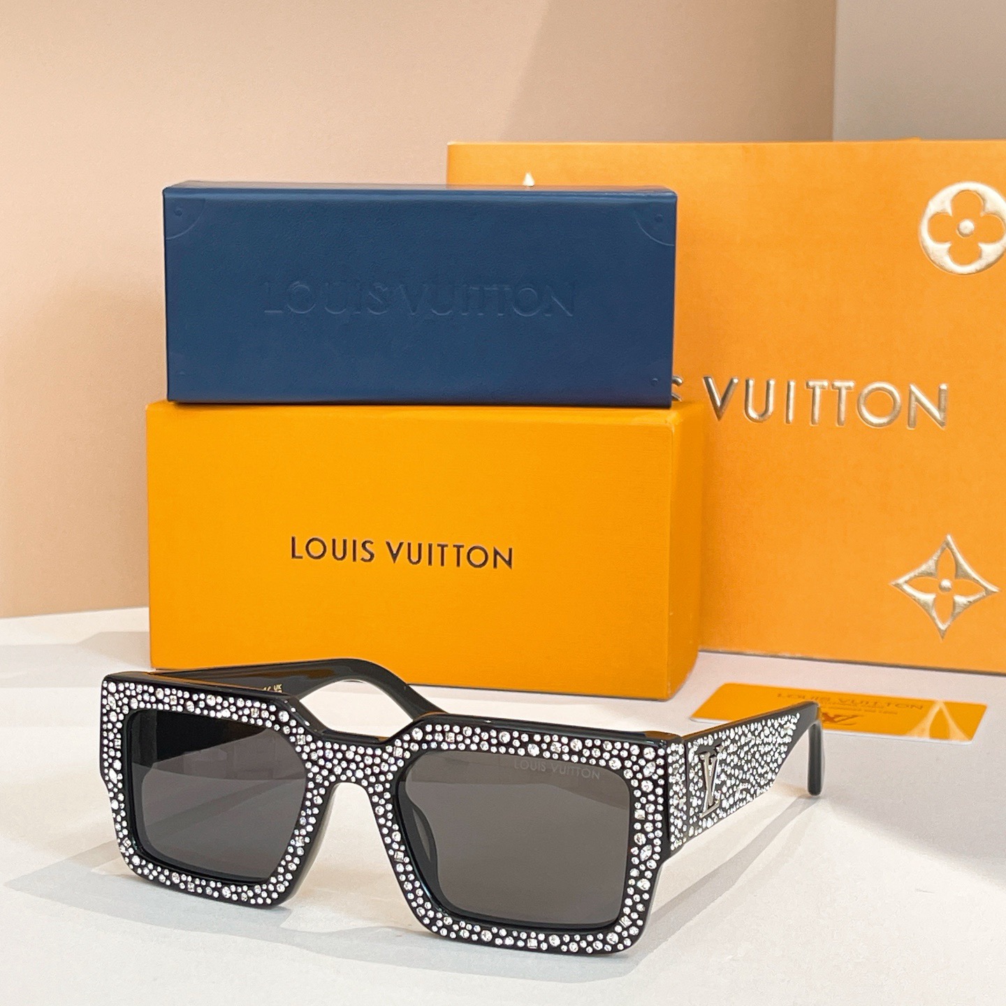 L*ouis V*uitton Glasses