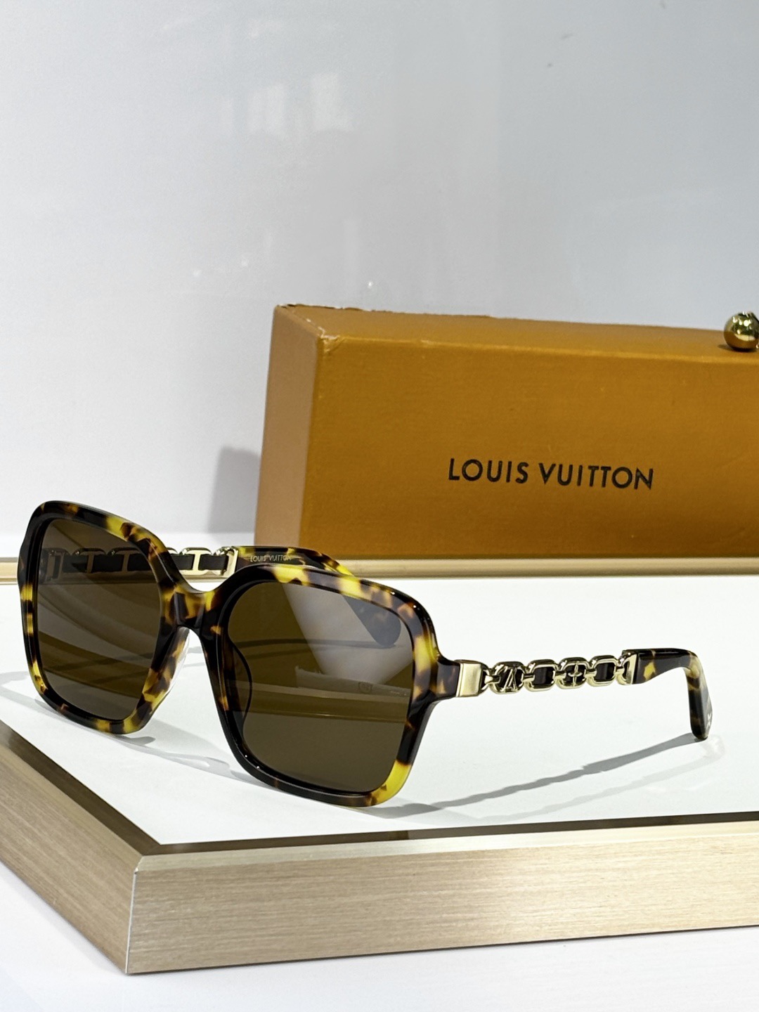 L*ouis V*uitton Glasses