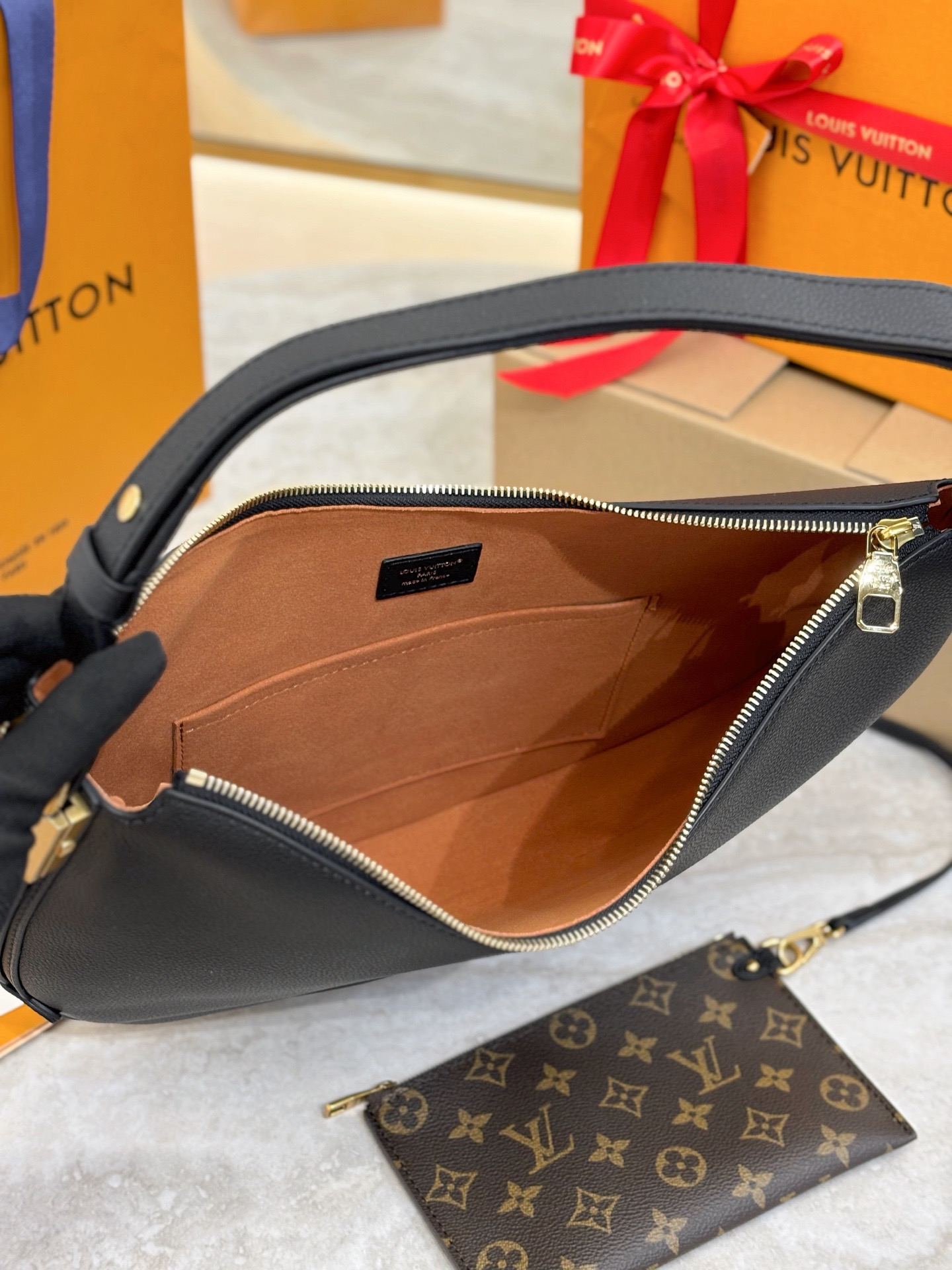 L*ouis V*uitton Top Bag