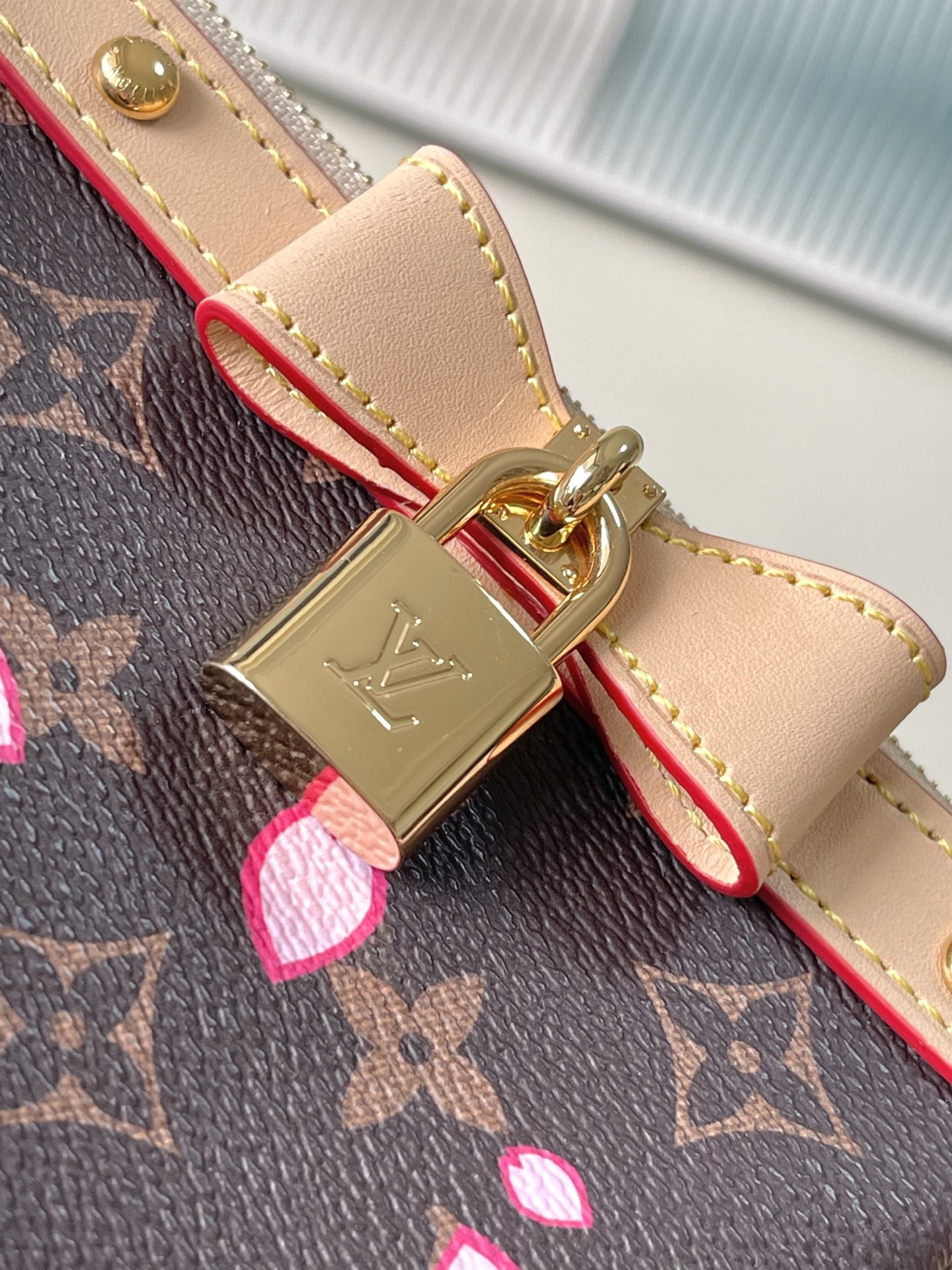 L*ouis V*uitton Top Bag