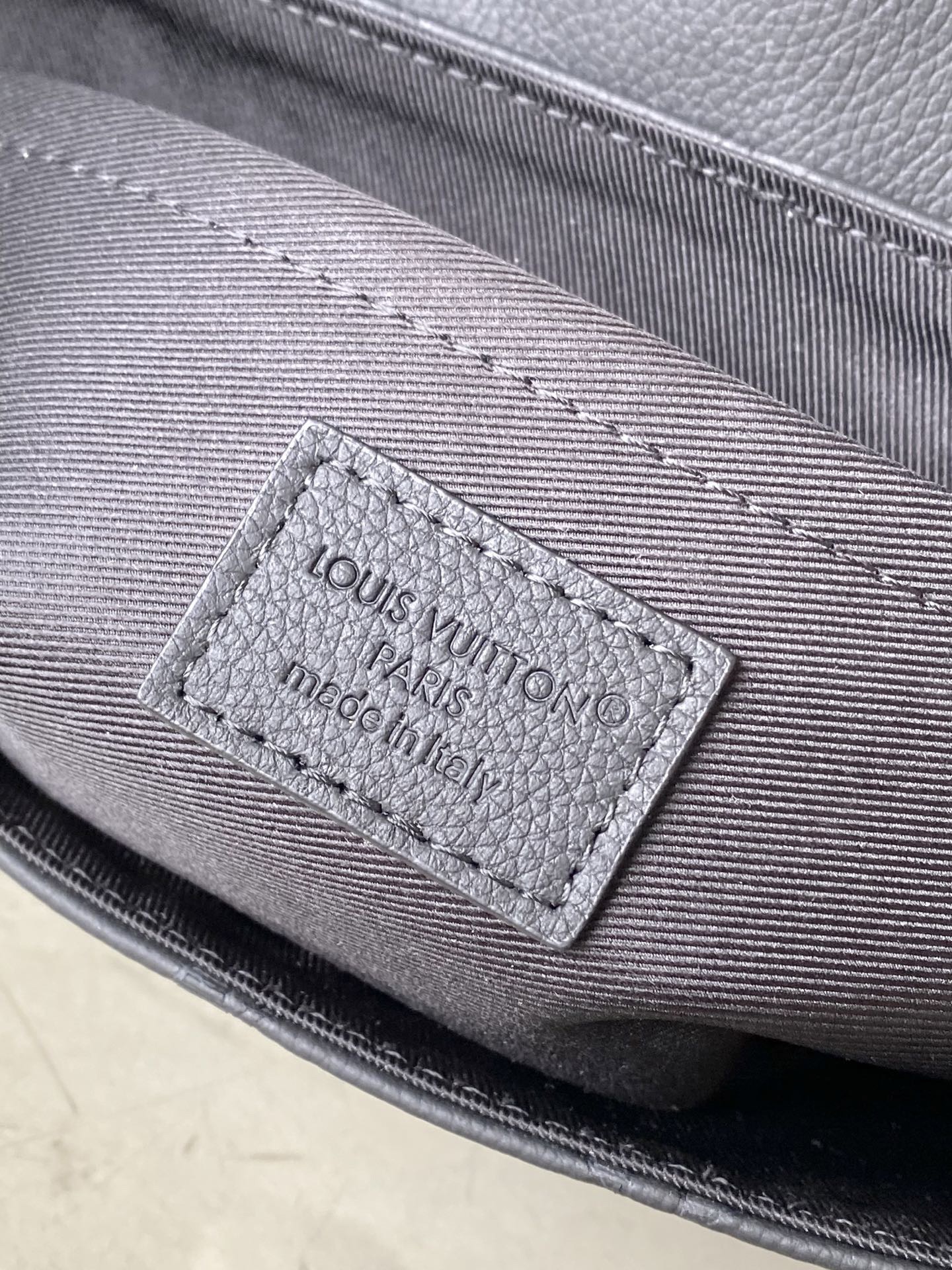 L*ouis V*uitton Top Bag