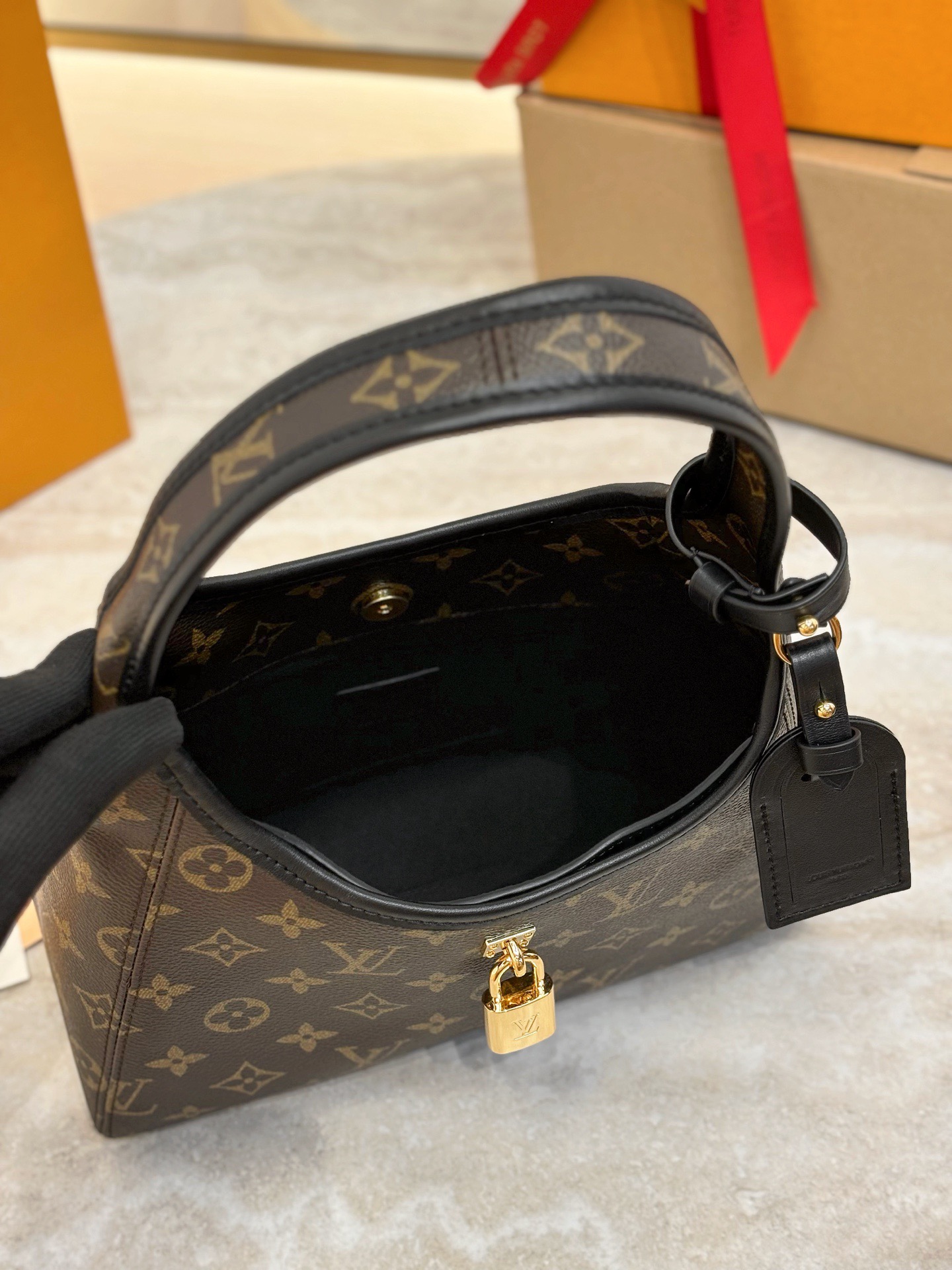 L*ouis V*uitton Top Bag
