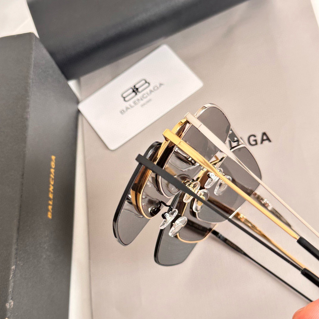 Top Quality B*alenciaga Glasses