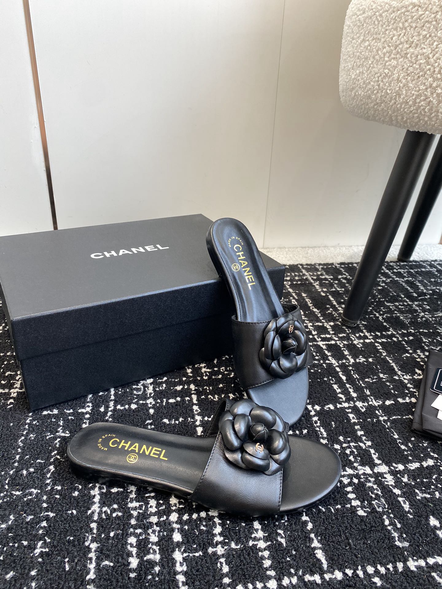 Women Top Quality C*hanel shoes