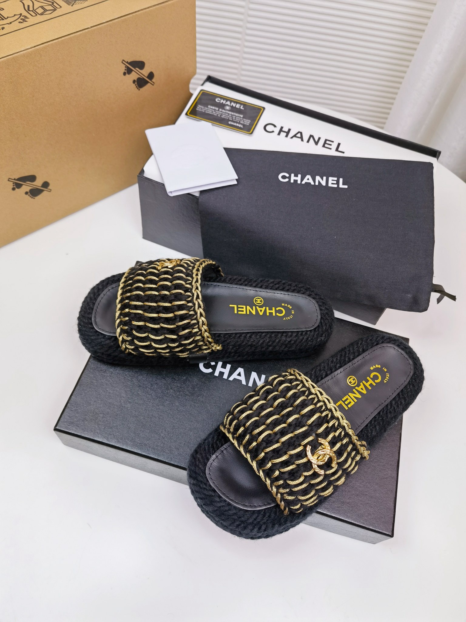 Women Top Quality C*hanel shoes