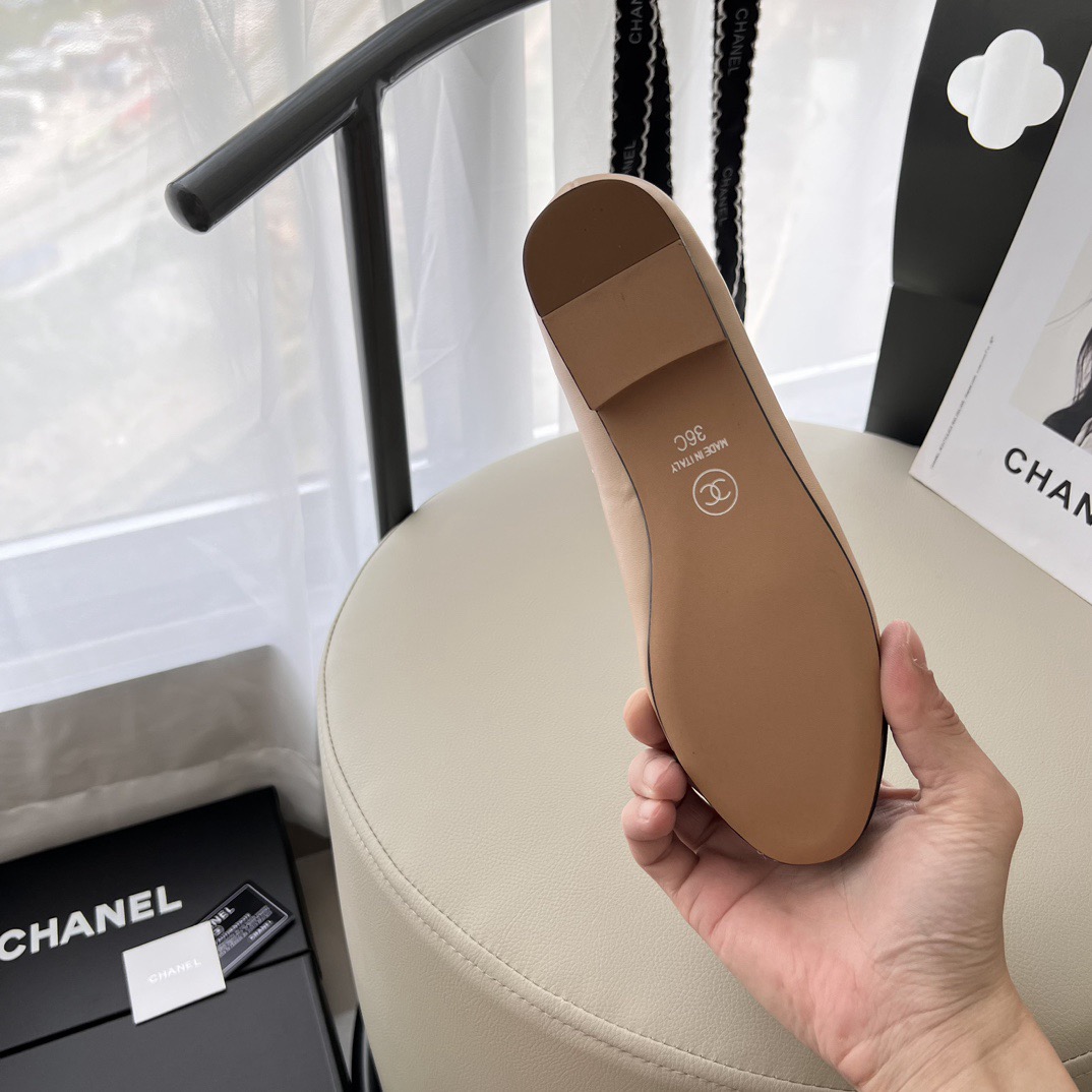 Women Top Quality C*hanel shoes