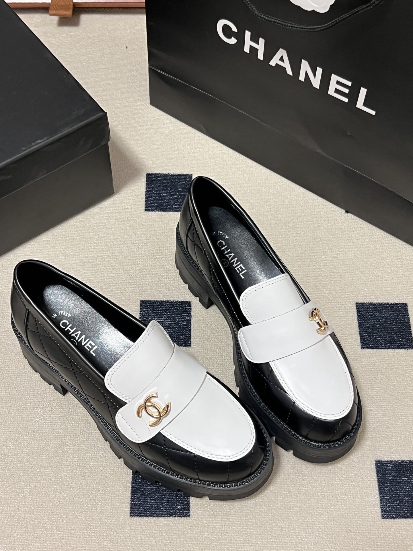 Women Top Quality C*hanel shoes