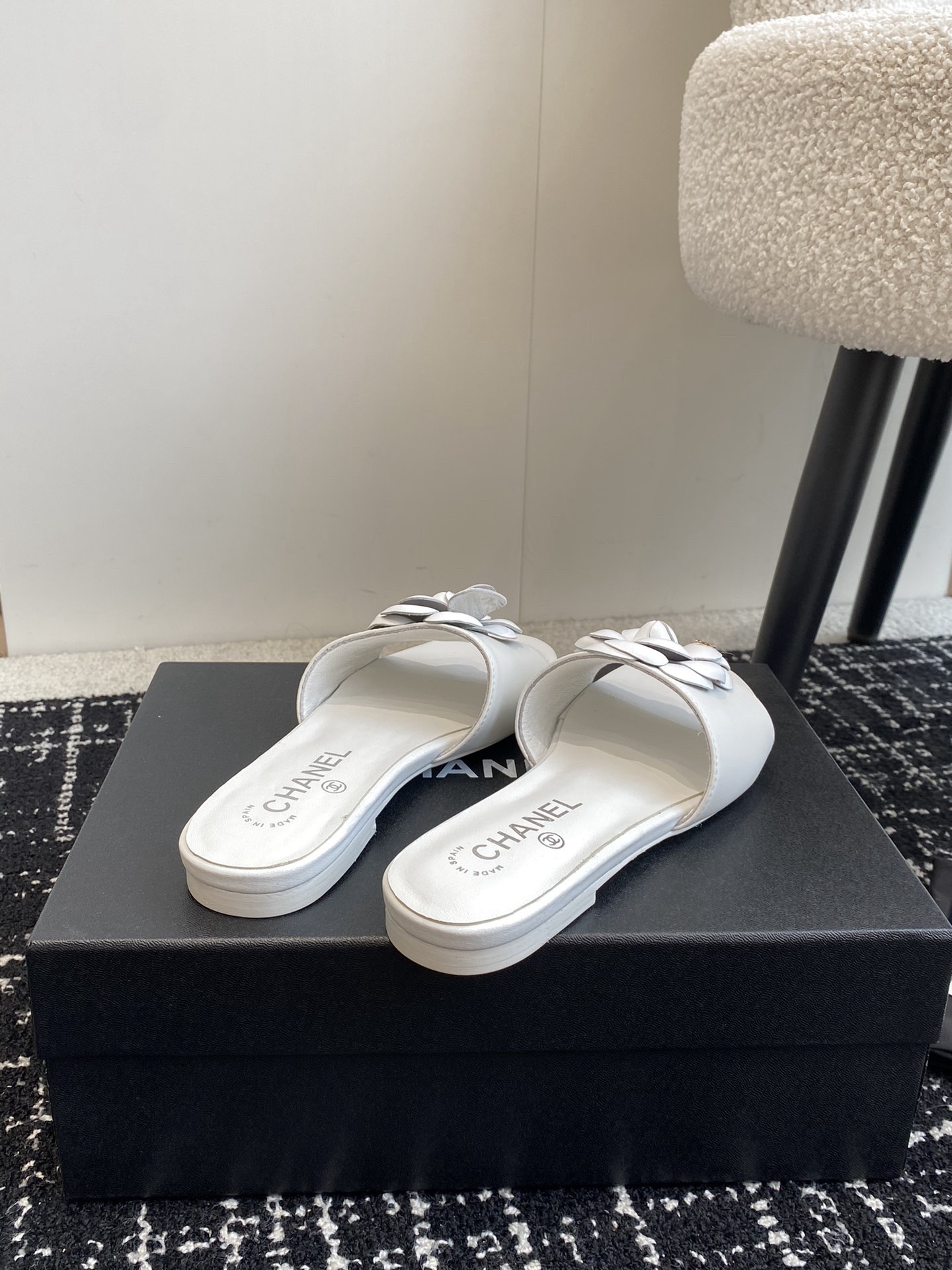 Women Top Quality C*hanel shoes