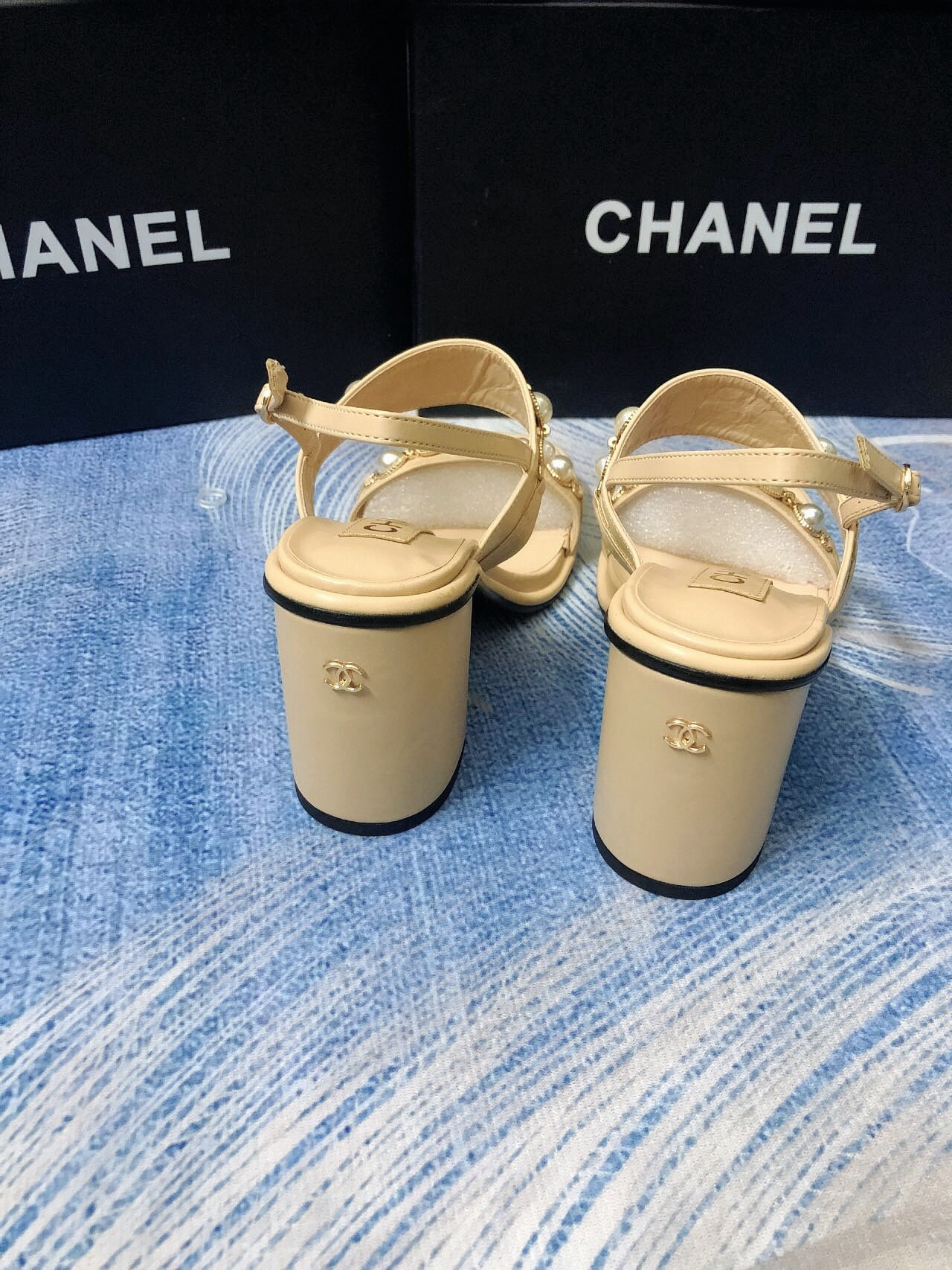 Women Top Quality C*hanel shoes