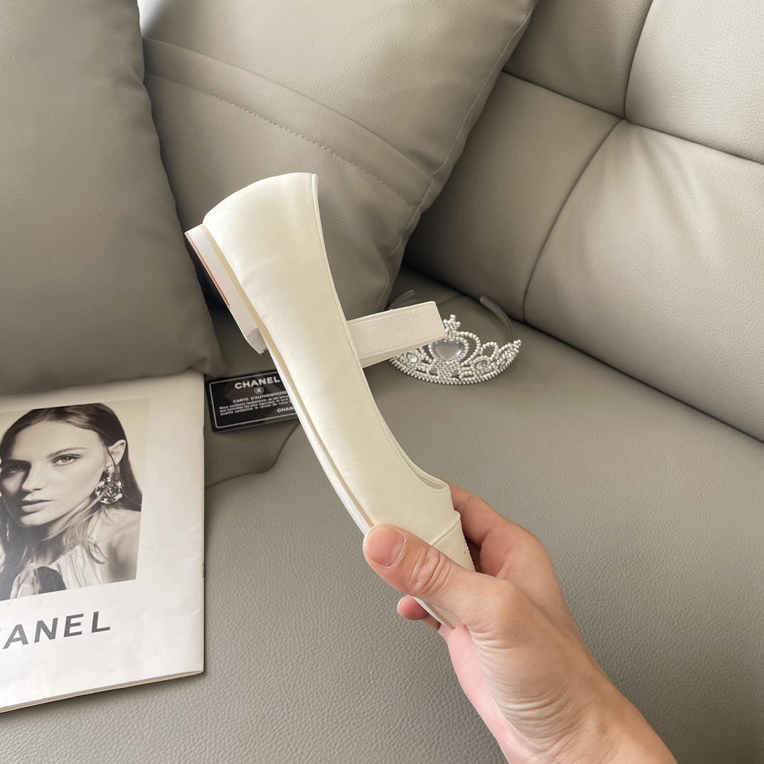 Women Top Quality C*hanel shoes