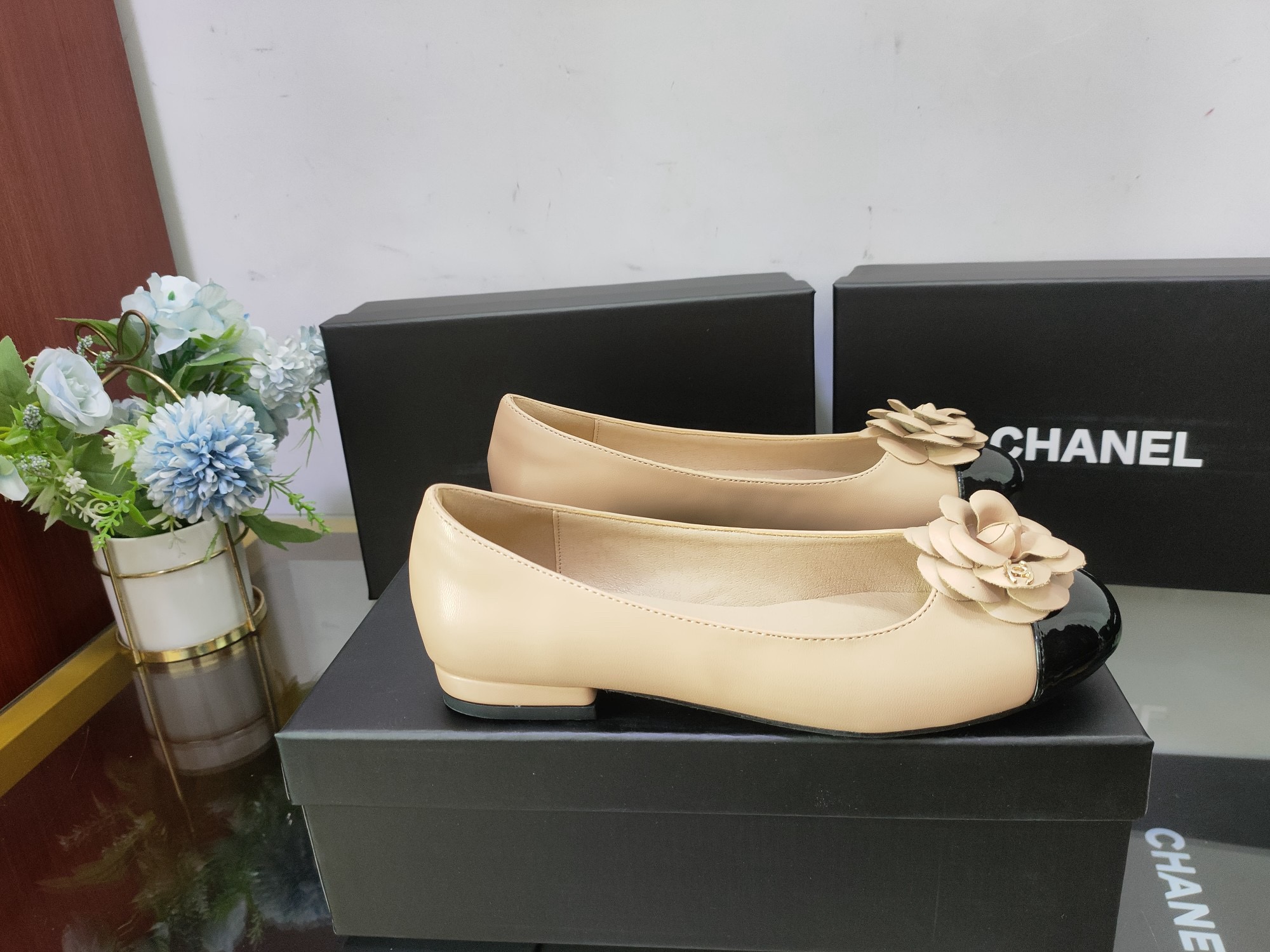 Women Top Quality C*hanel shoes