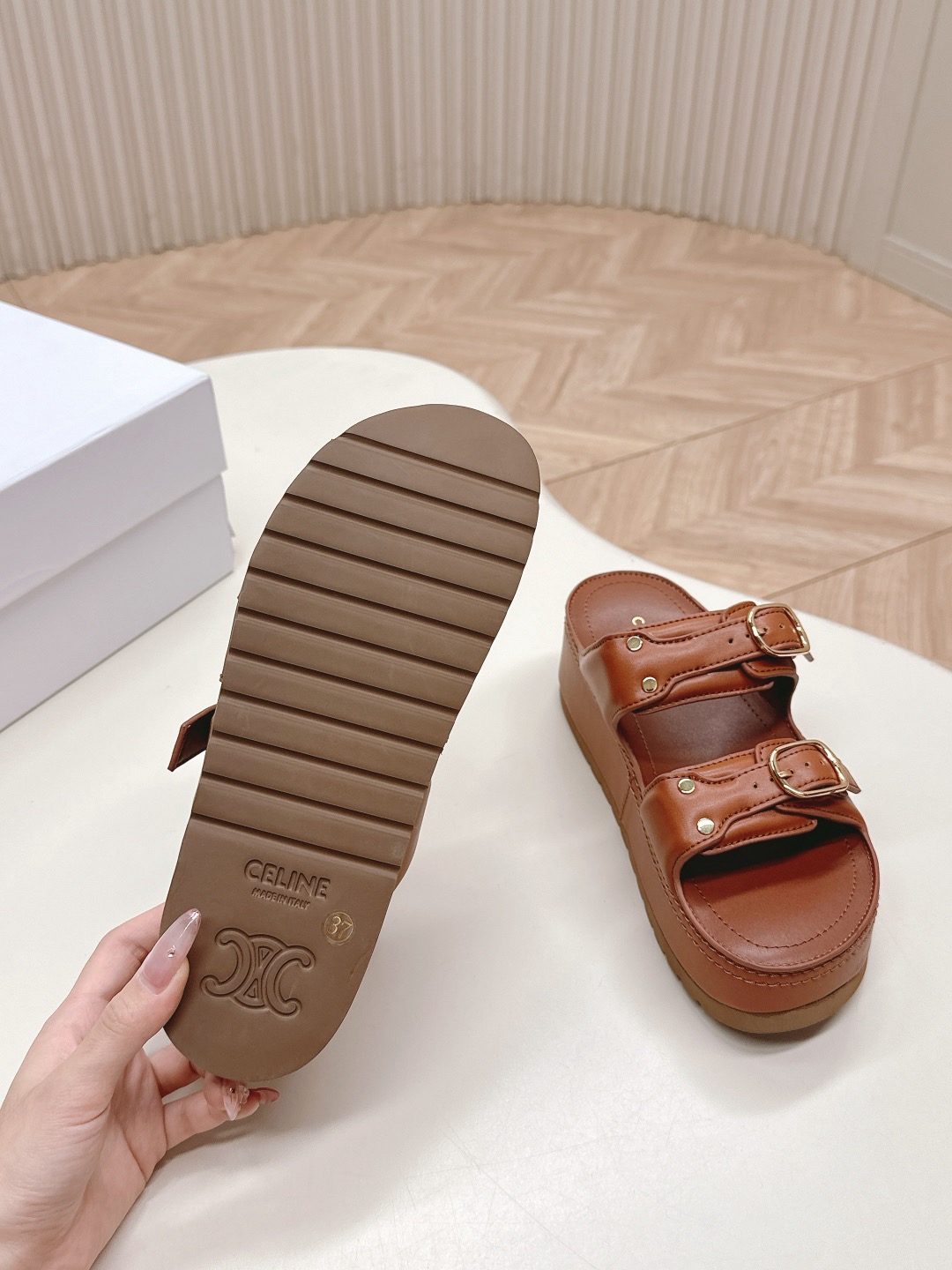 Women Top Quality C*eline shoes