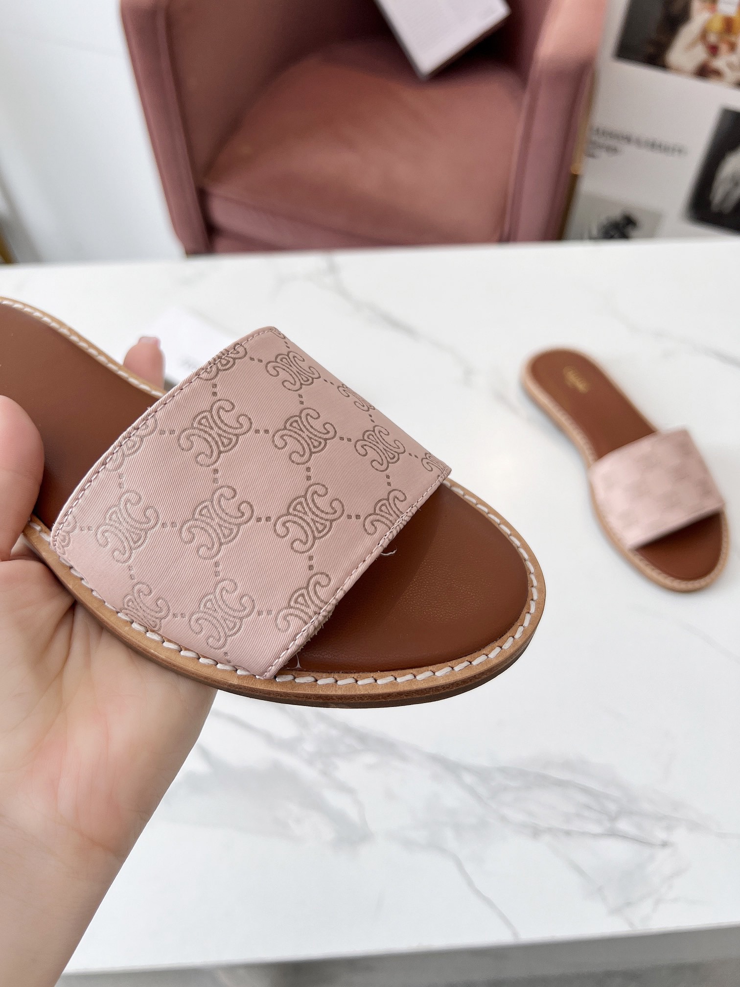 Women Top Quality C*eline shoes