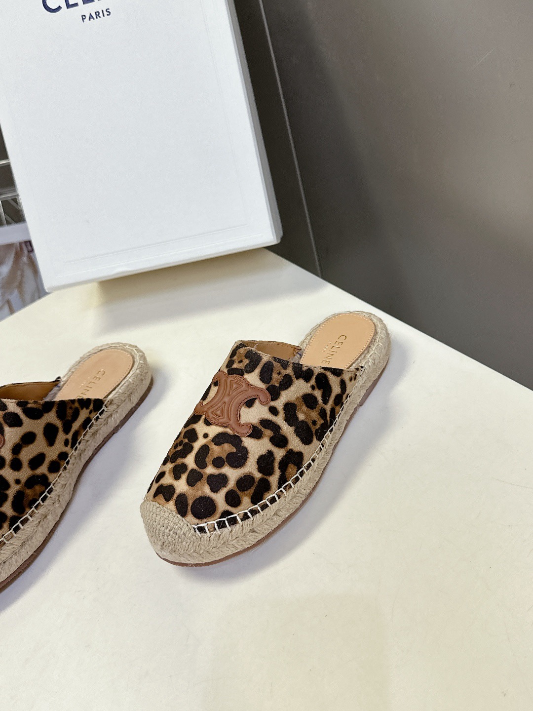 Women Top Quality C*eline shoes