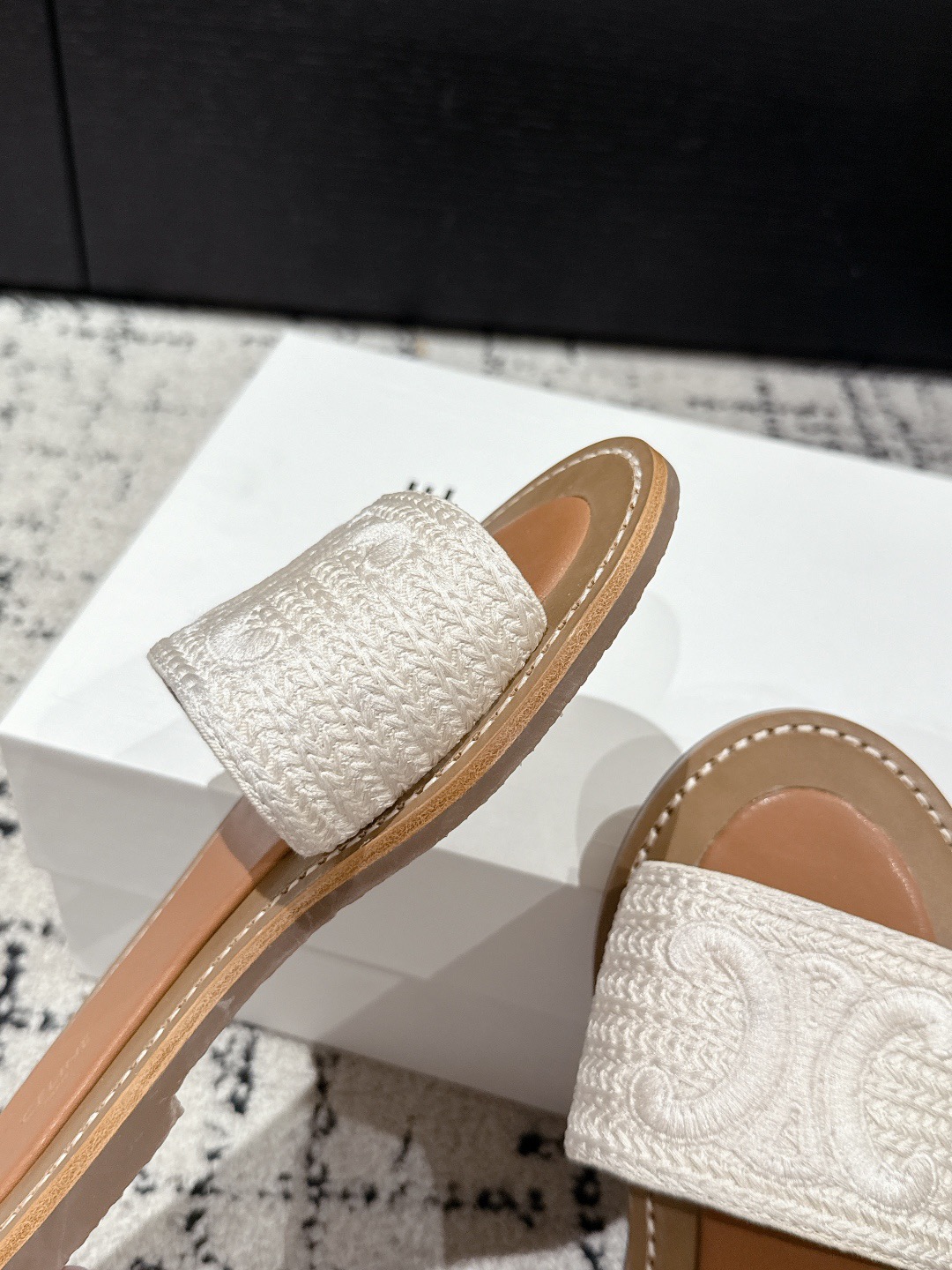 Women Top Quality C*eline shoes