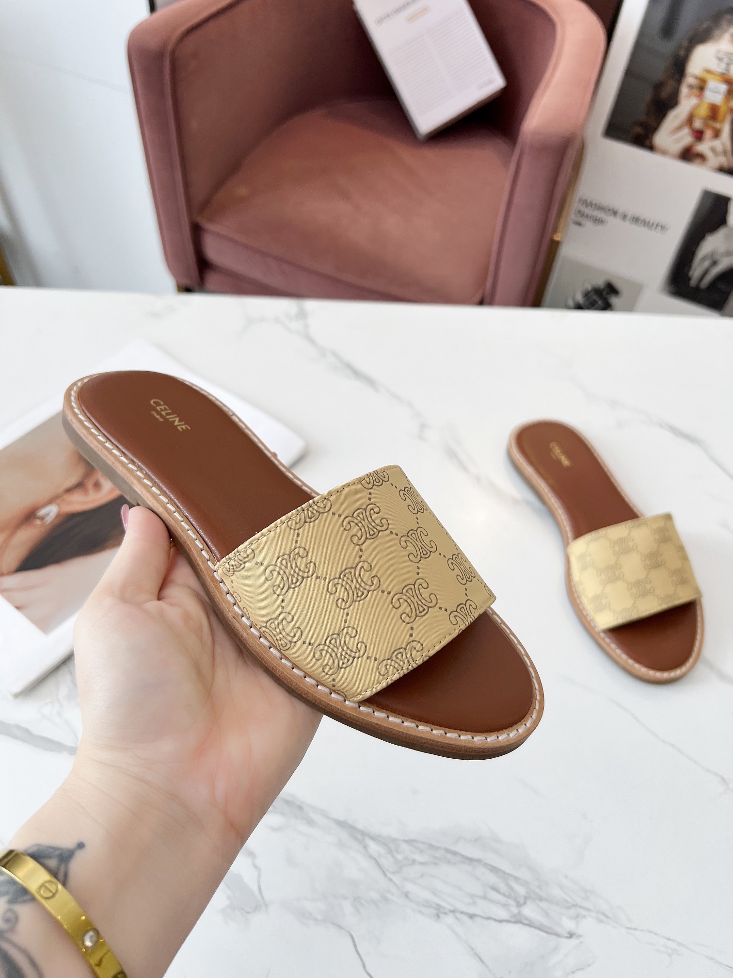 Women Top Quality C*eline shoes