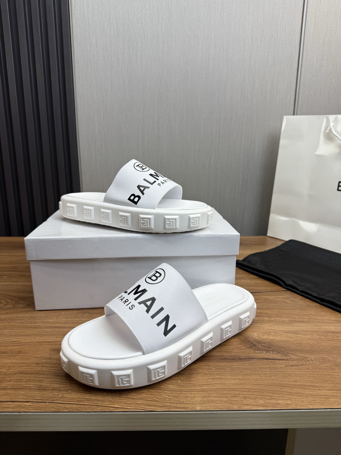 Women Men Top Quality B*almain shoes