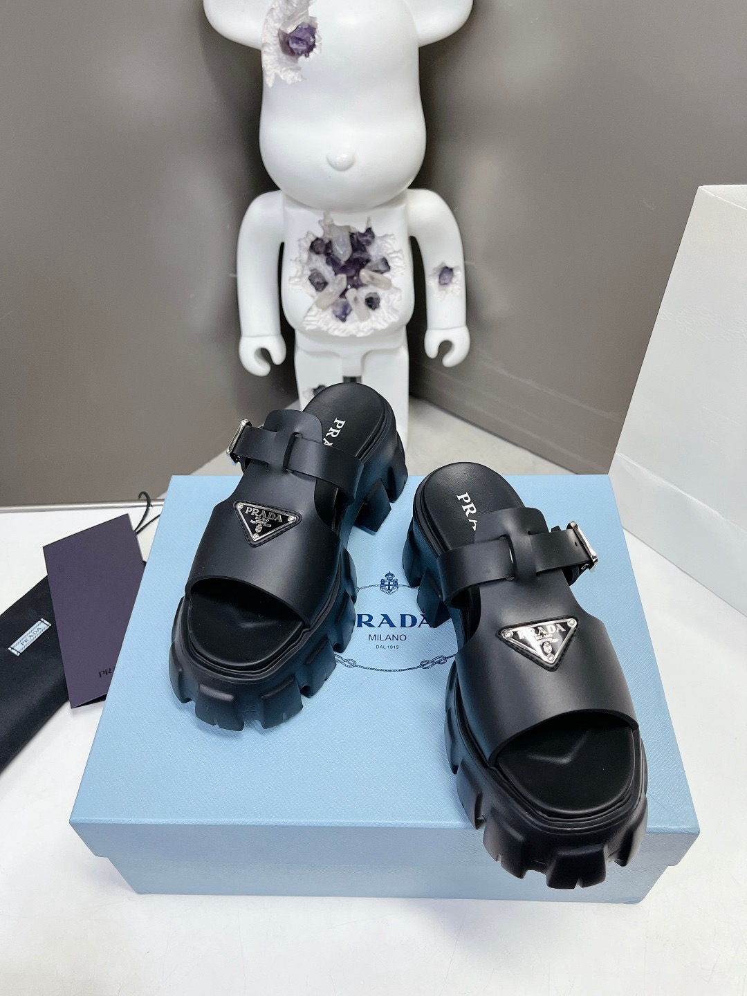 Women Top Quality P*rada shoes