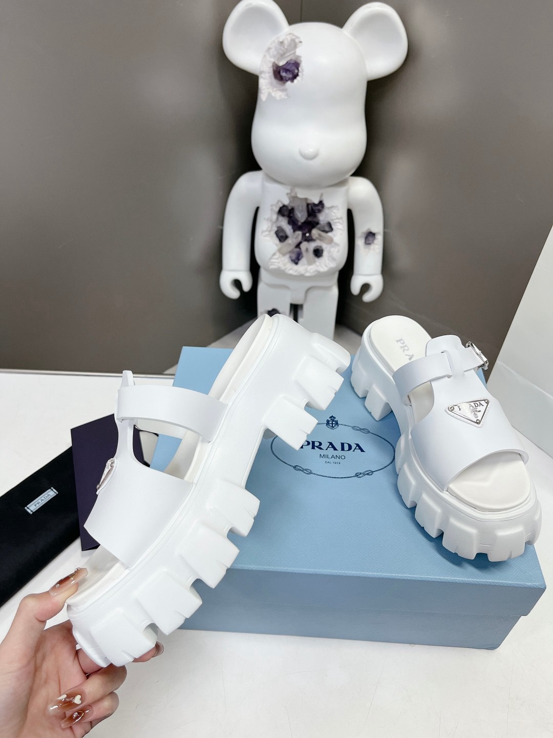 Women Top Quality P*rada shoes