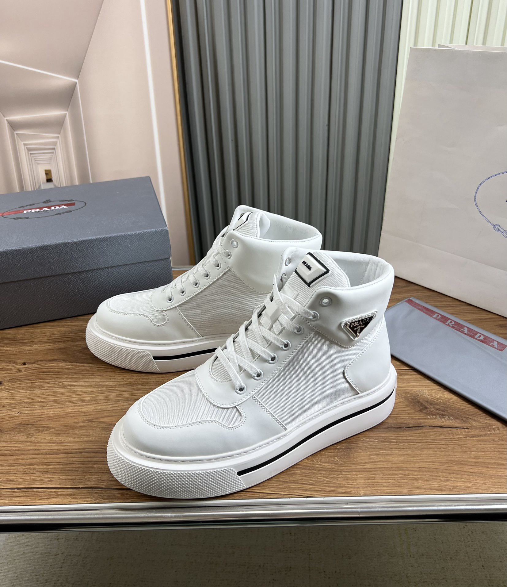 Women Men Top Quality P*rada shoes