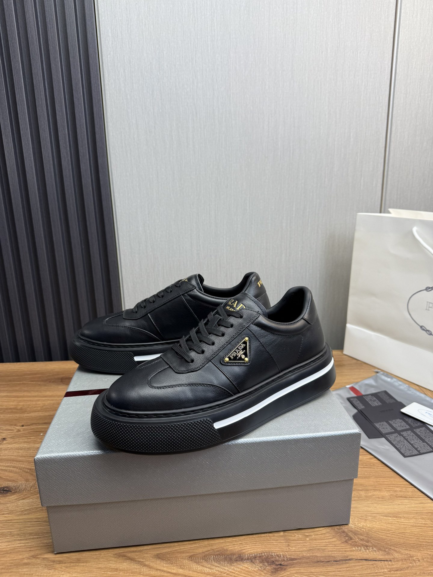 Women Men Top Quality P*rada shoes